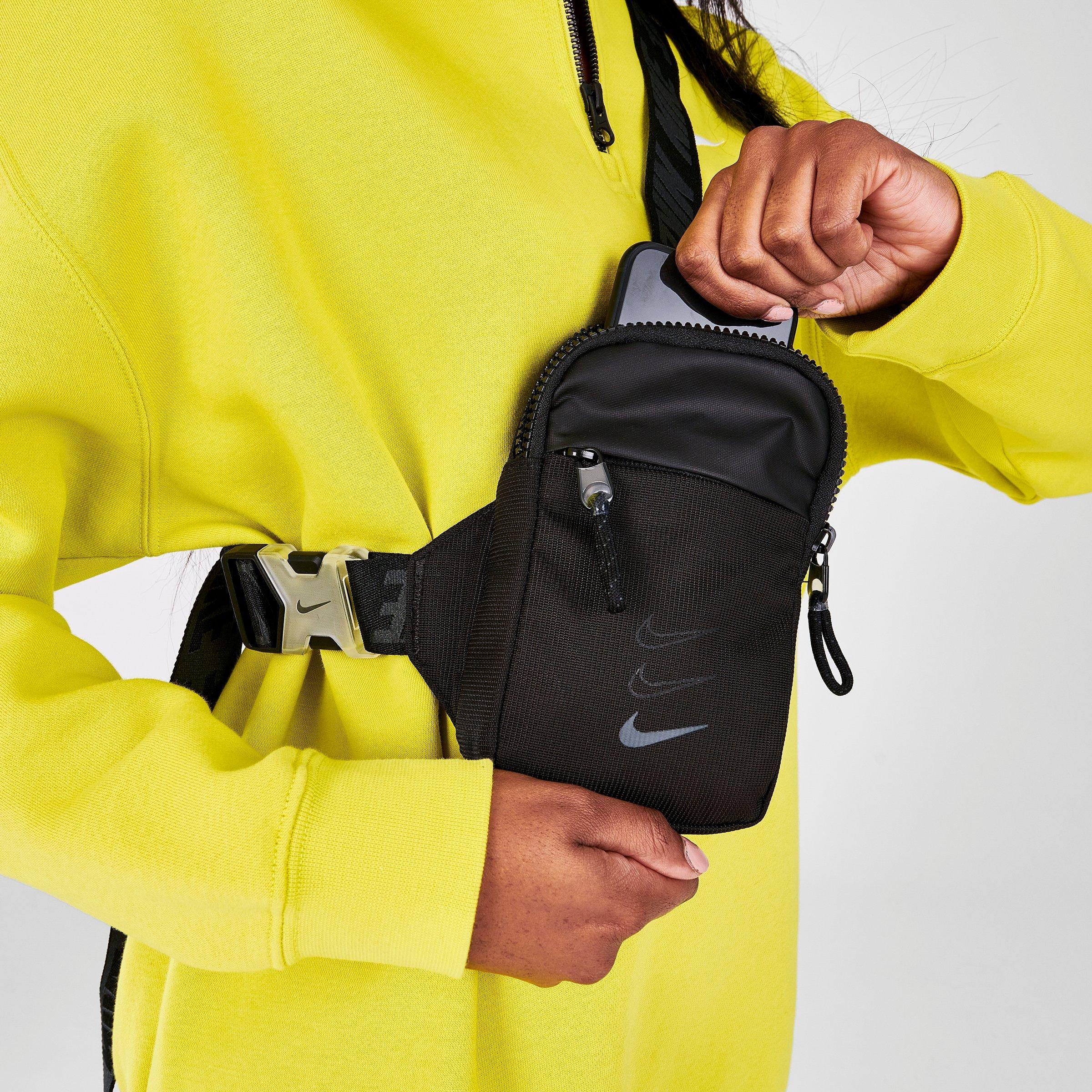 nike hip pack essential