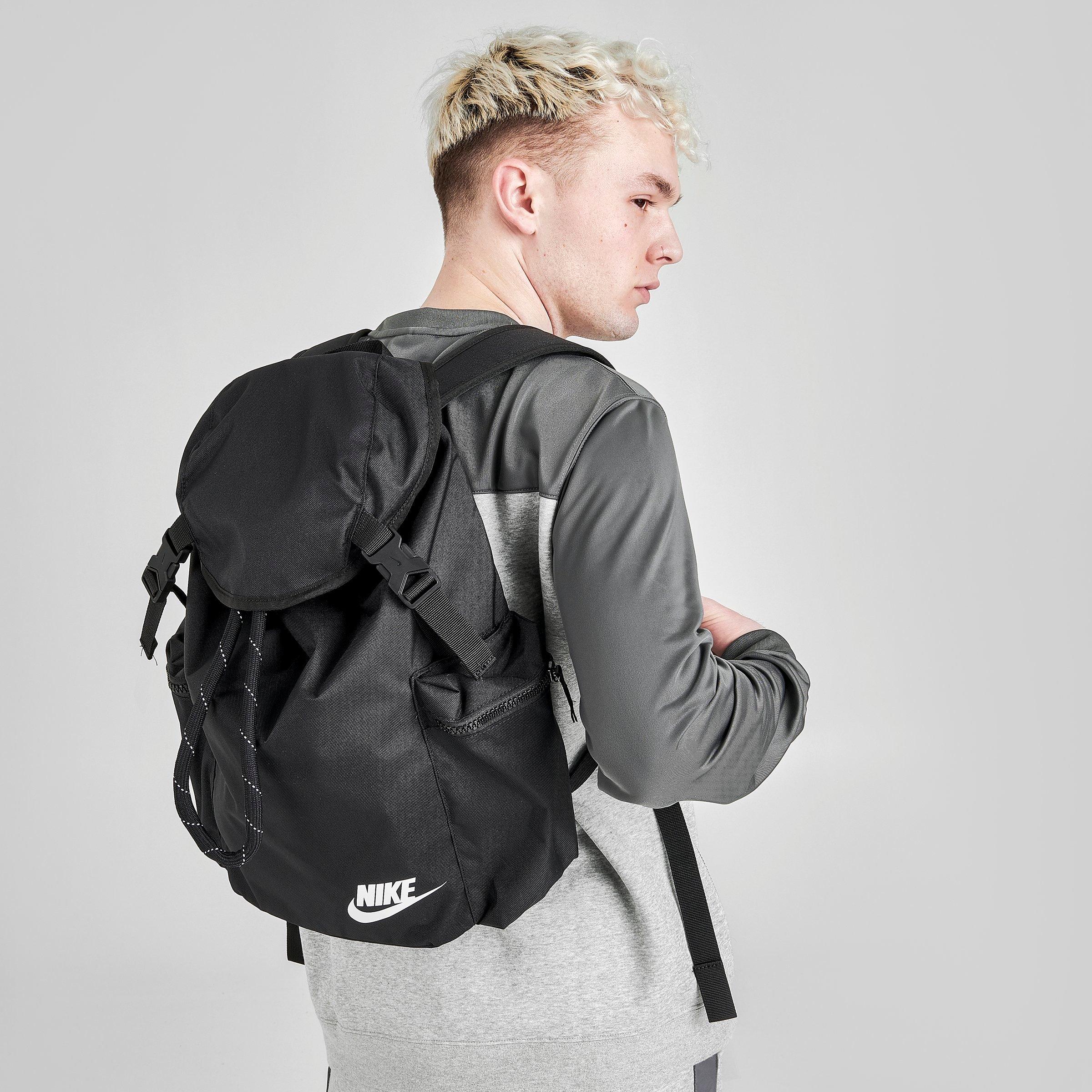 nike heritage backpack in black