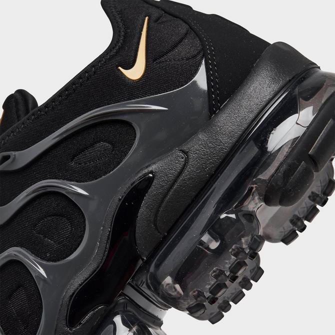 Nike air vapormax black best sale metallic gold