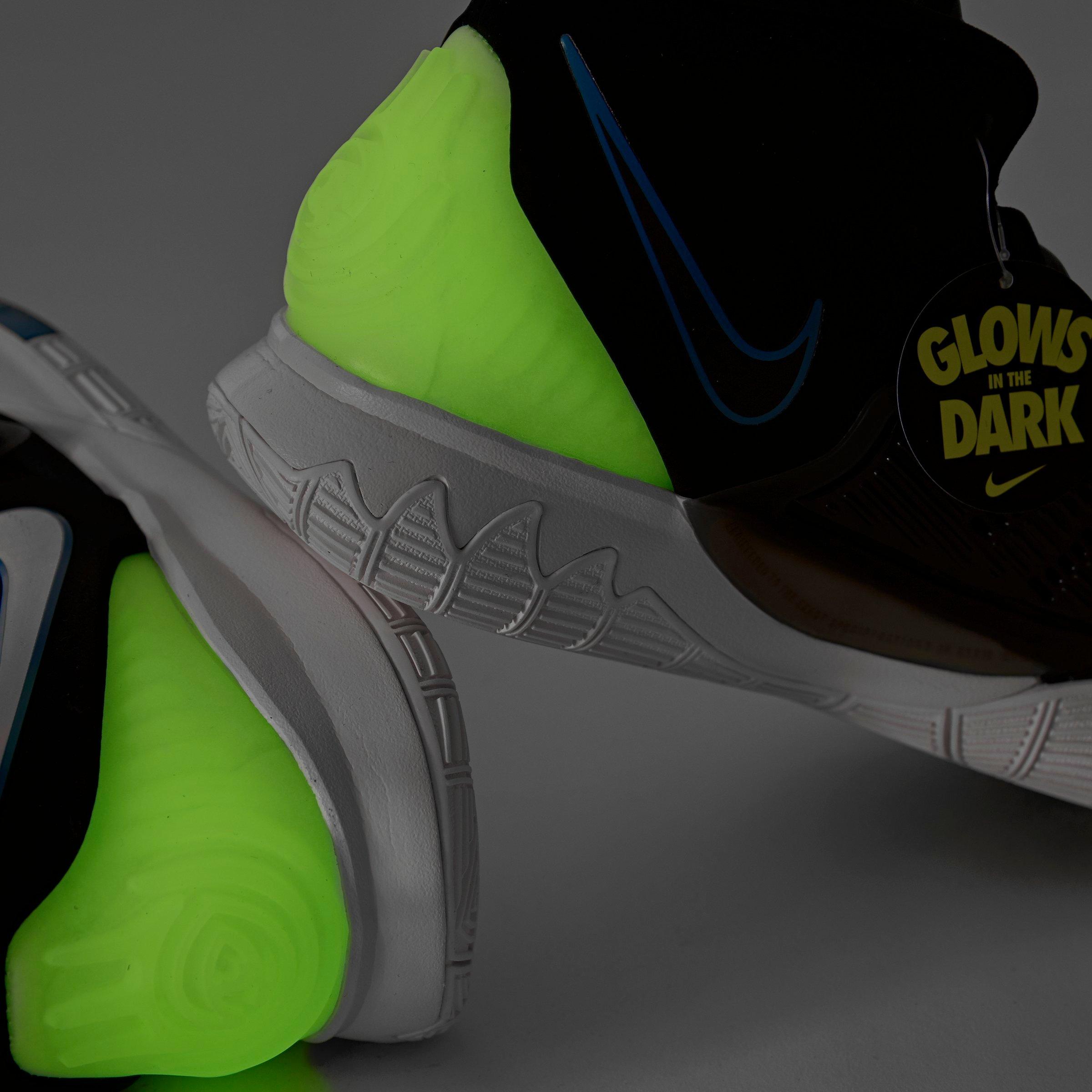 kyrie basketball shoes for boys