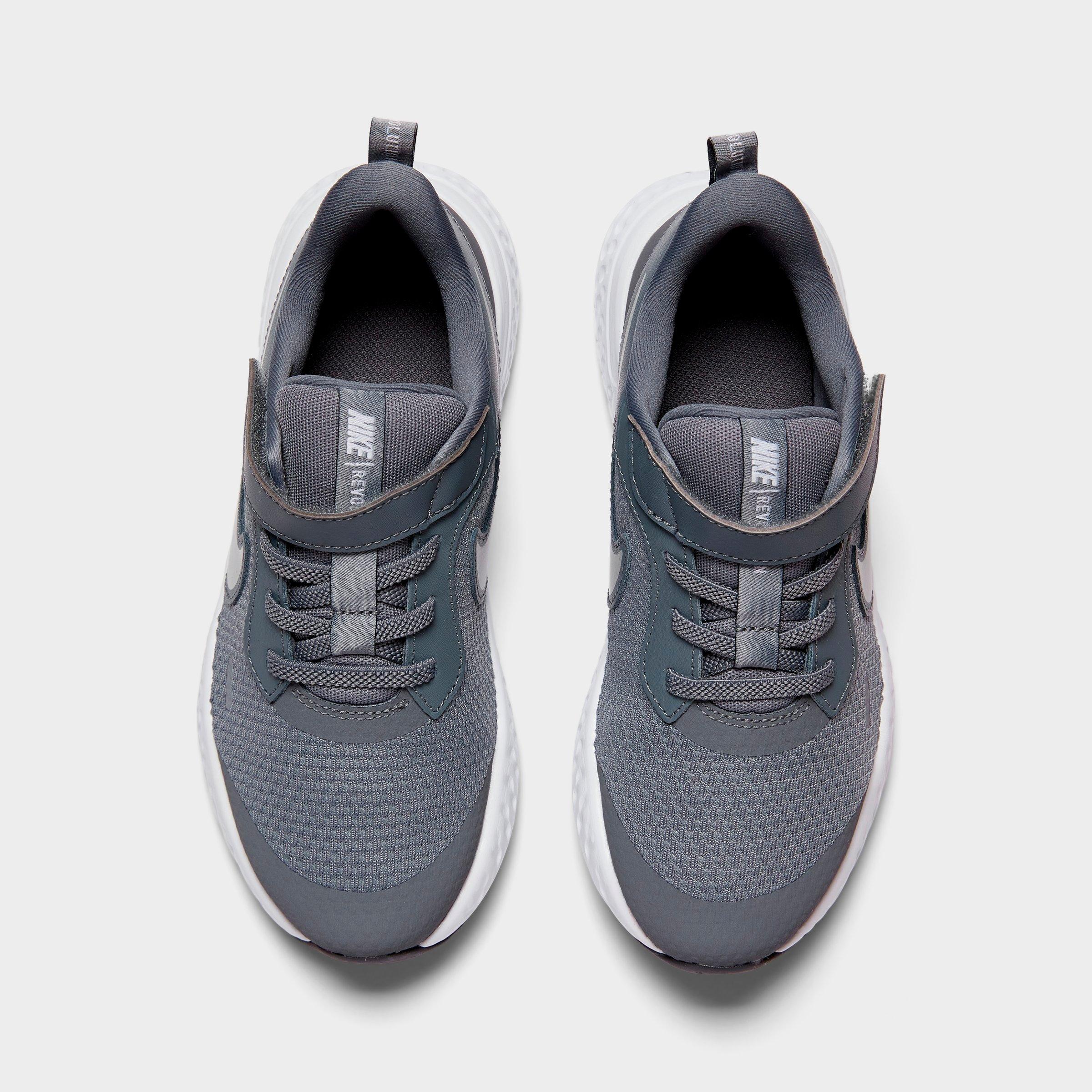 nike hook and loop shoes