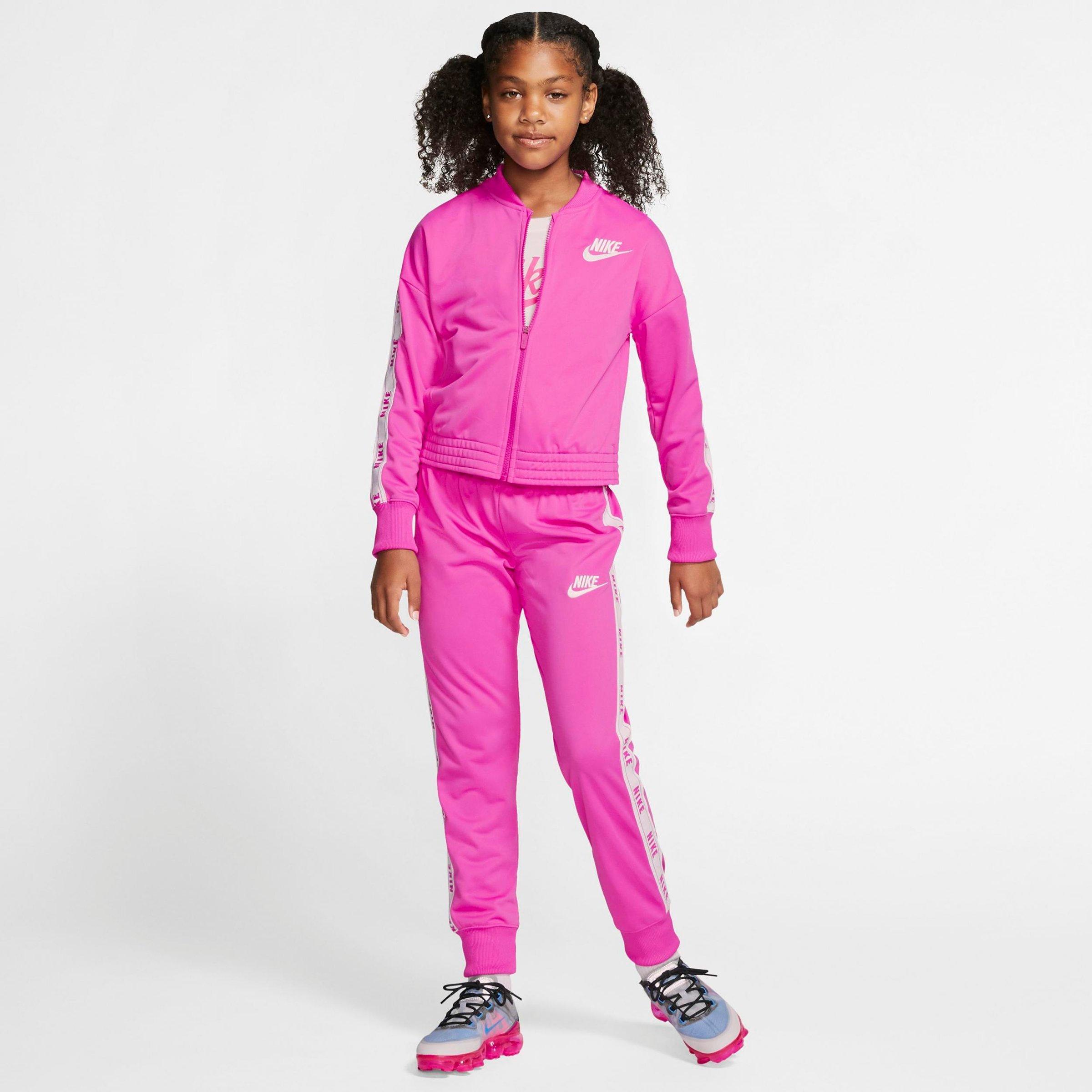 girl nike jogging suits
