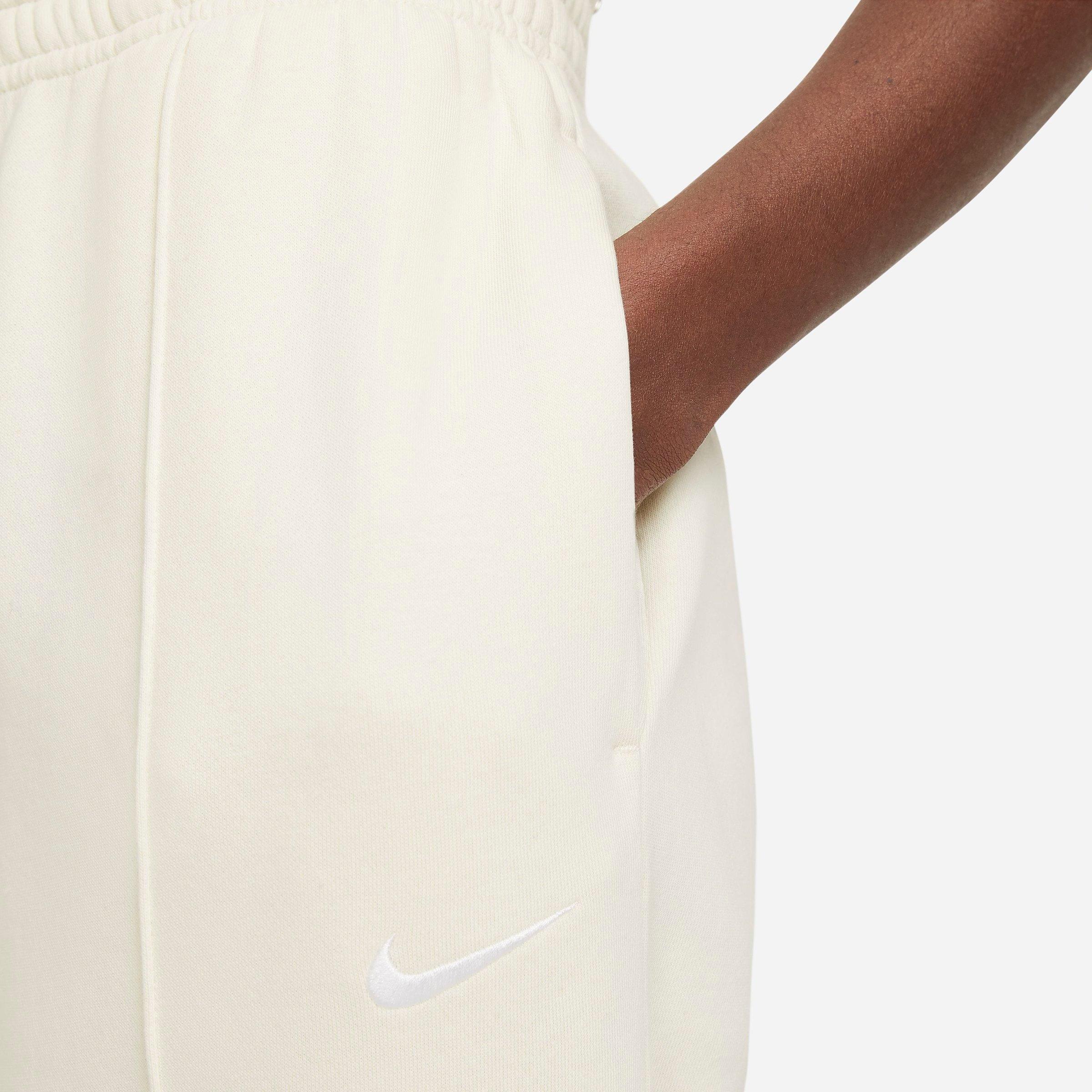 nike essential fleece lined jogger pants