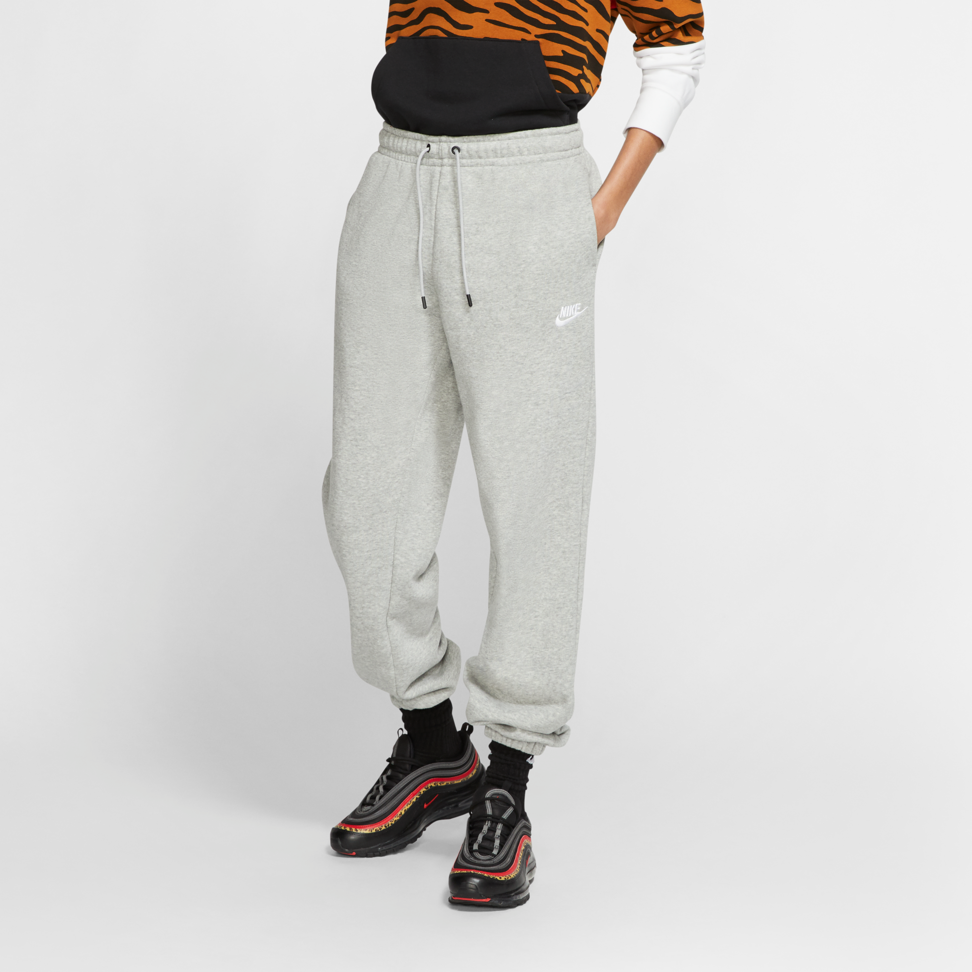 nike women's essential joggers