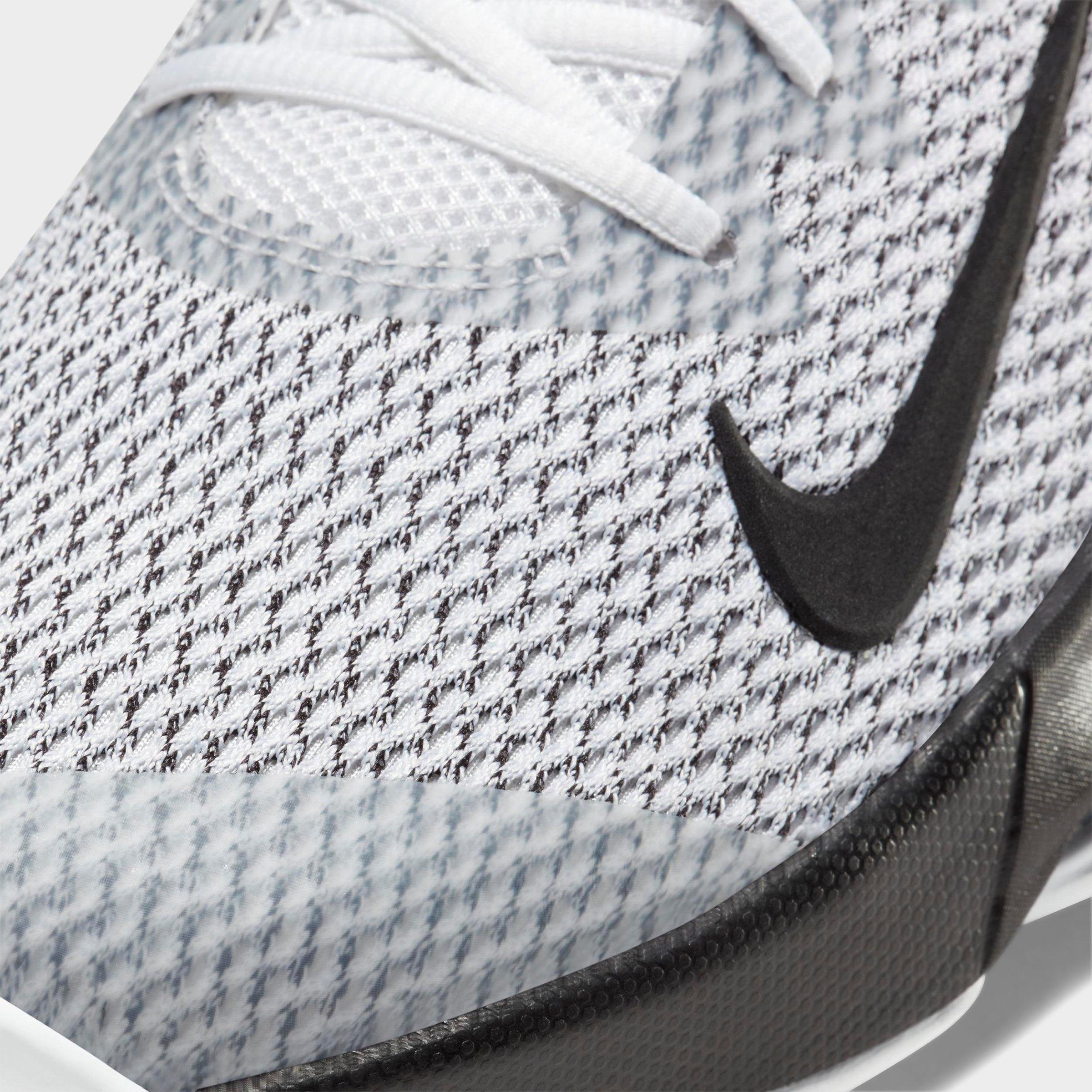 lebron witness 4 finish line