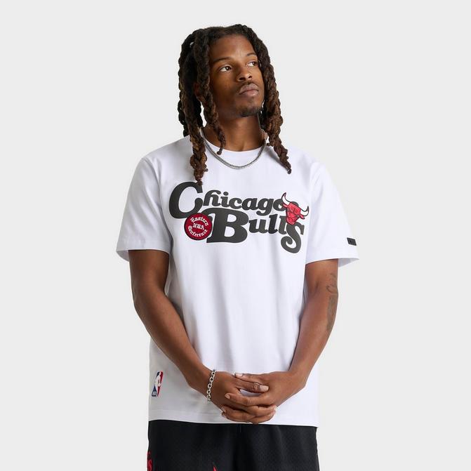 [angle] view of Men's Pro Standard Chicago Bulls NBA Souvenir T-Shirt in White Click to zoom