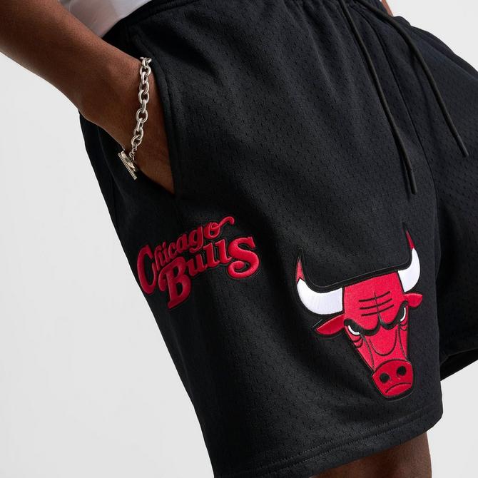 [angle] view of Men's Pro Standard Chicago Bulls NBA Souvenir Mesh Shorts in Black/Red Click to zoom
