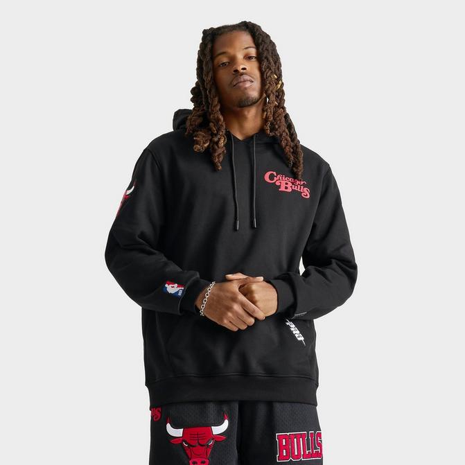 [angle] view of Men's Pro Standard Chicago Bulls NBA Souvenir Fleece Pullover Hoodie in Black/Red Click to zoom