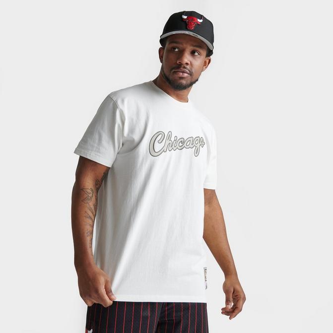 Men's Mitchell & Ness Cream Chicago Bulls Hardwood Classics Sidewalk Sketch T-Shirt