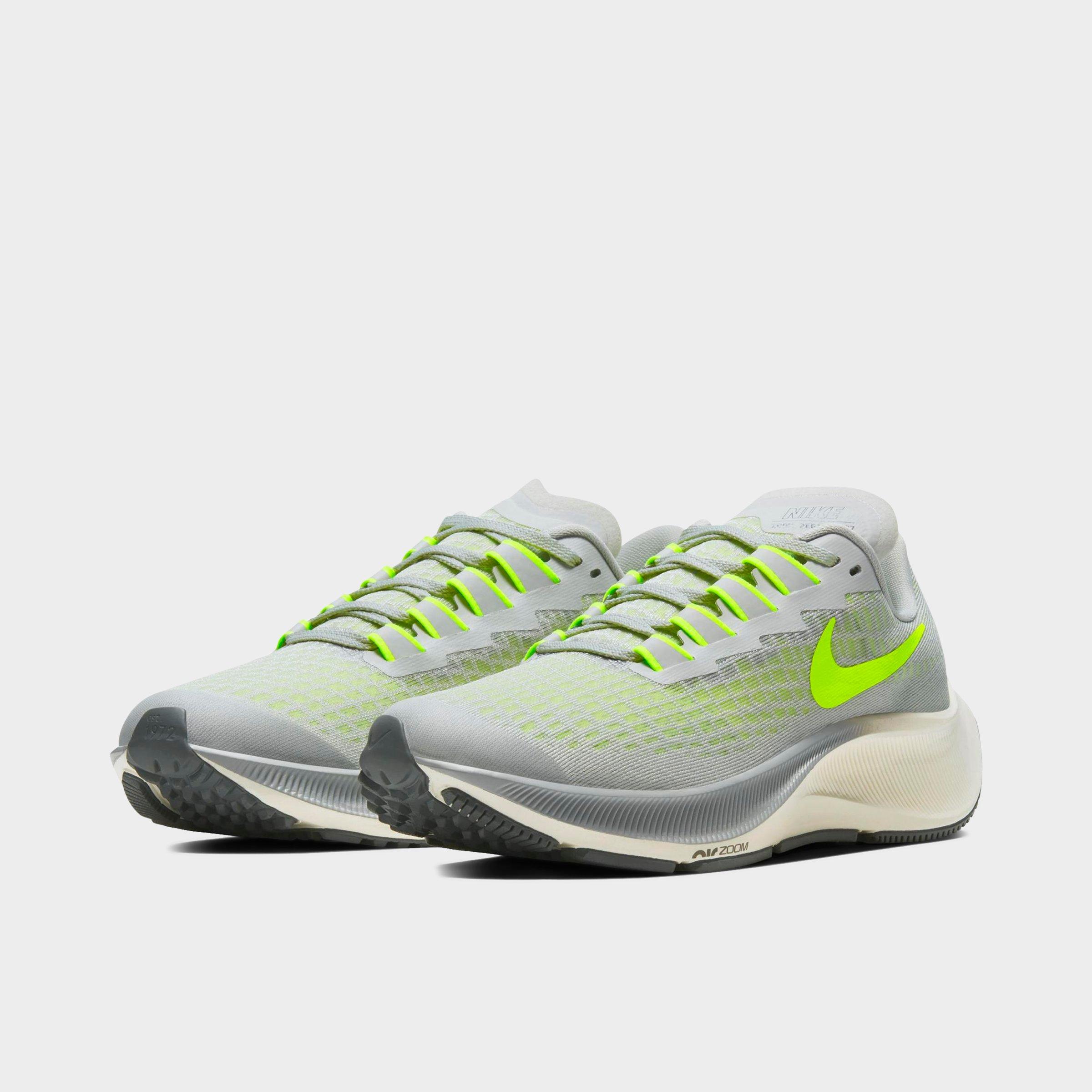 boys nike pegasus