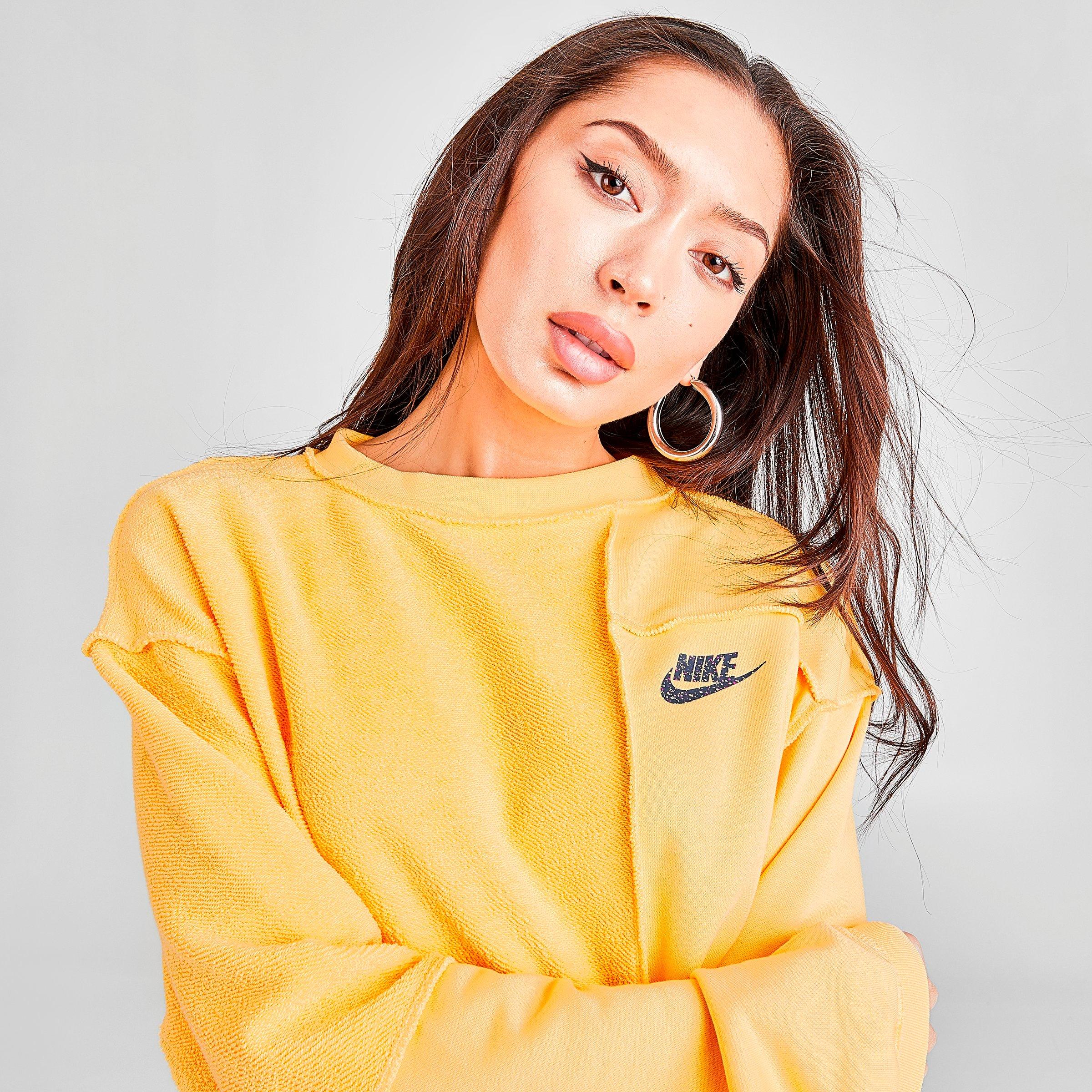 nike heritage crew sweatshirt yellow