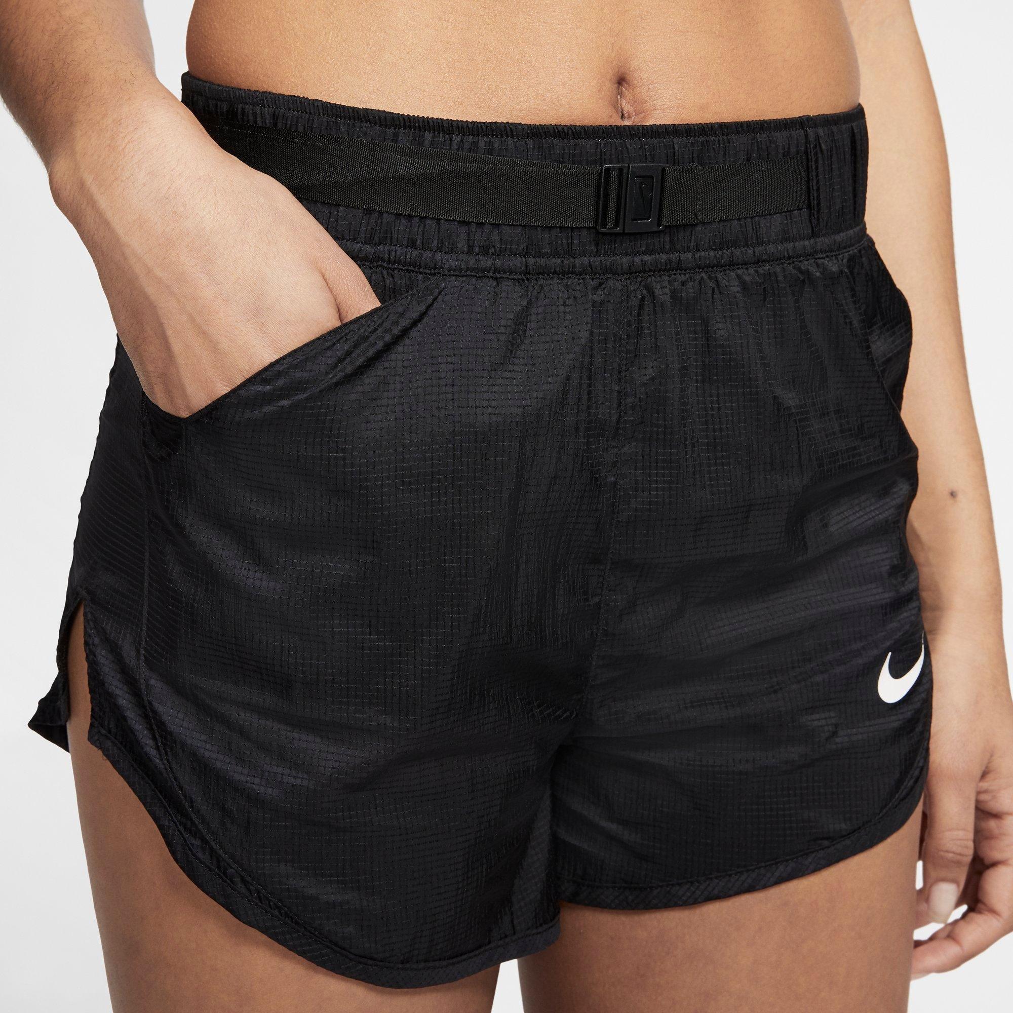 nike icon clash shorts women's