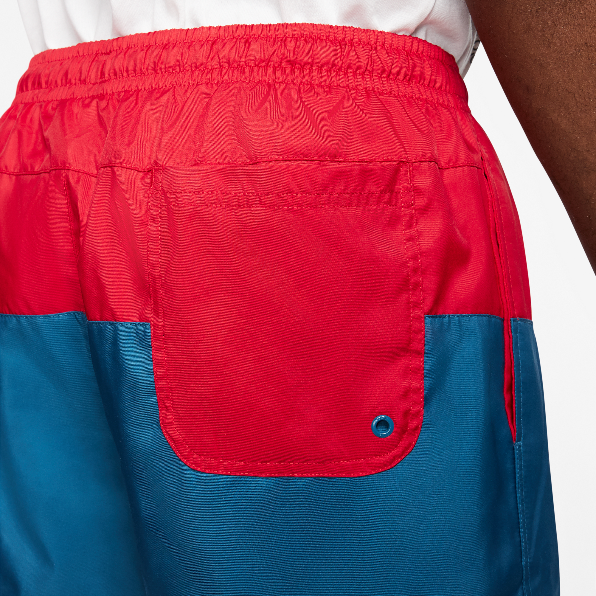 nike sportswear city edition men's woven shorts