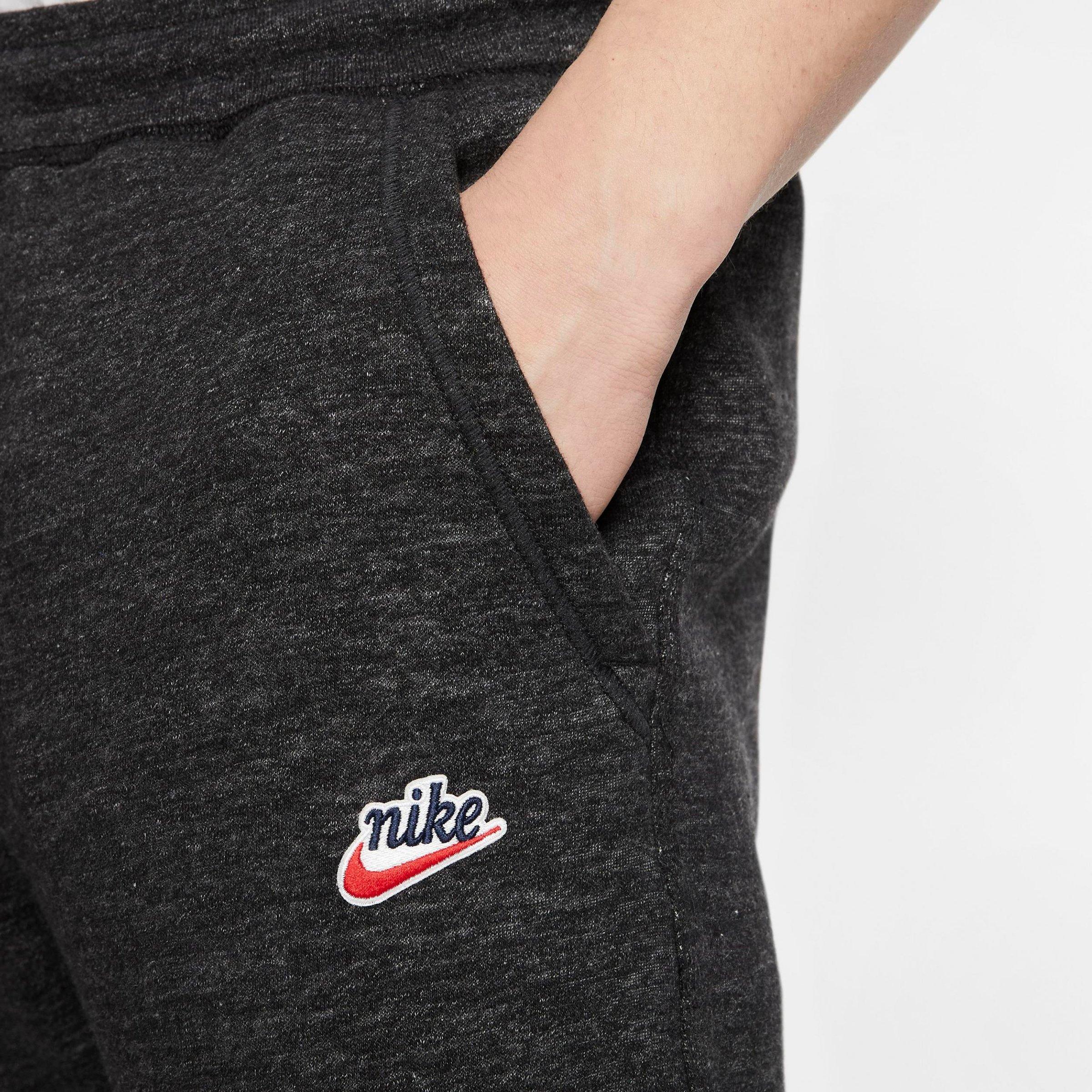 nike sportswear heritage joggers