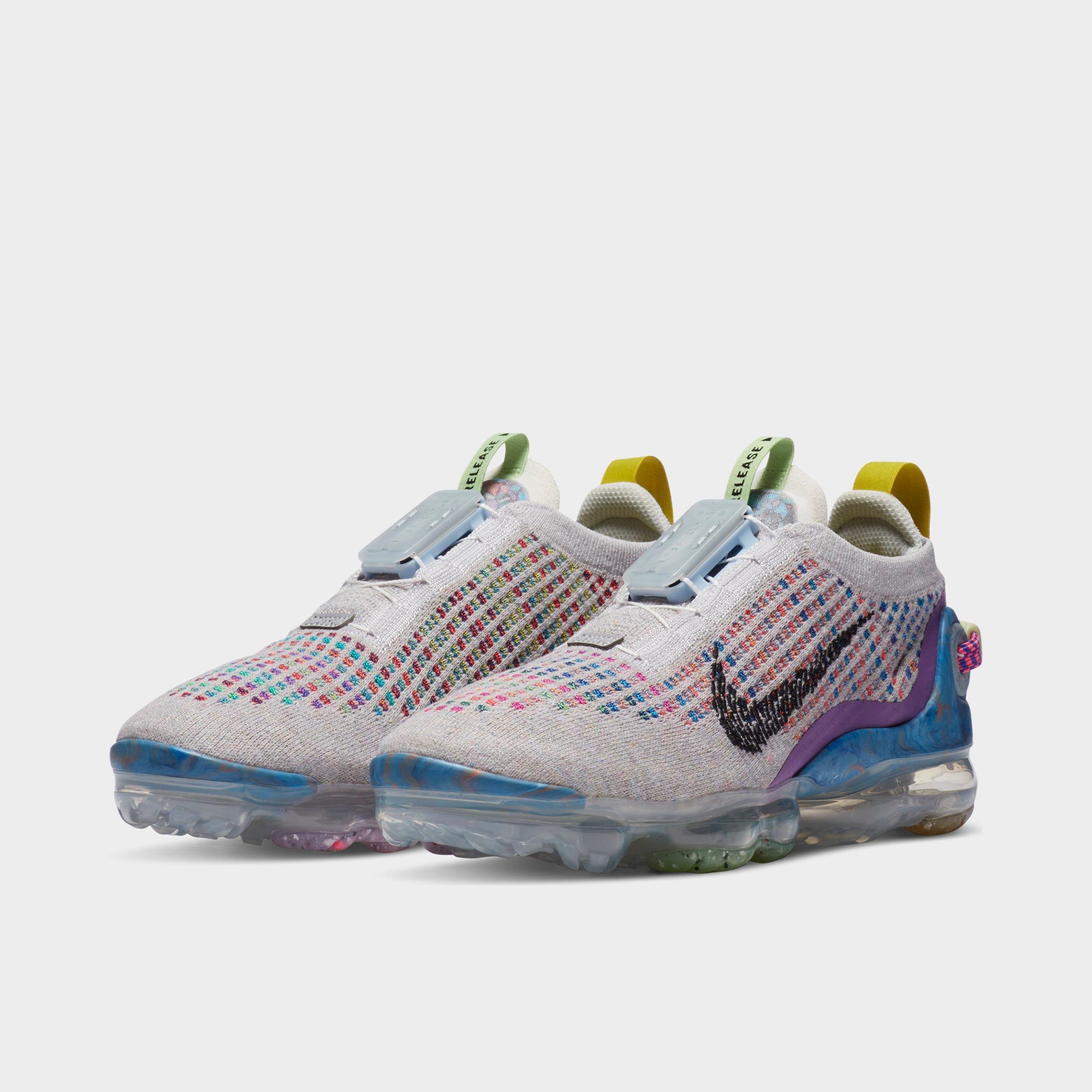 nike air vapormax flyknit multicolor women's running shoe