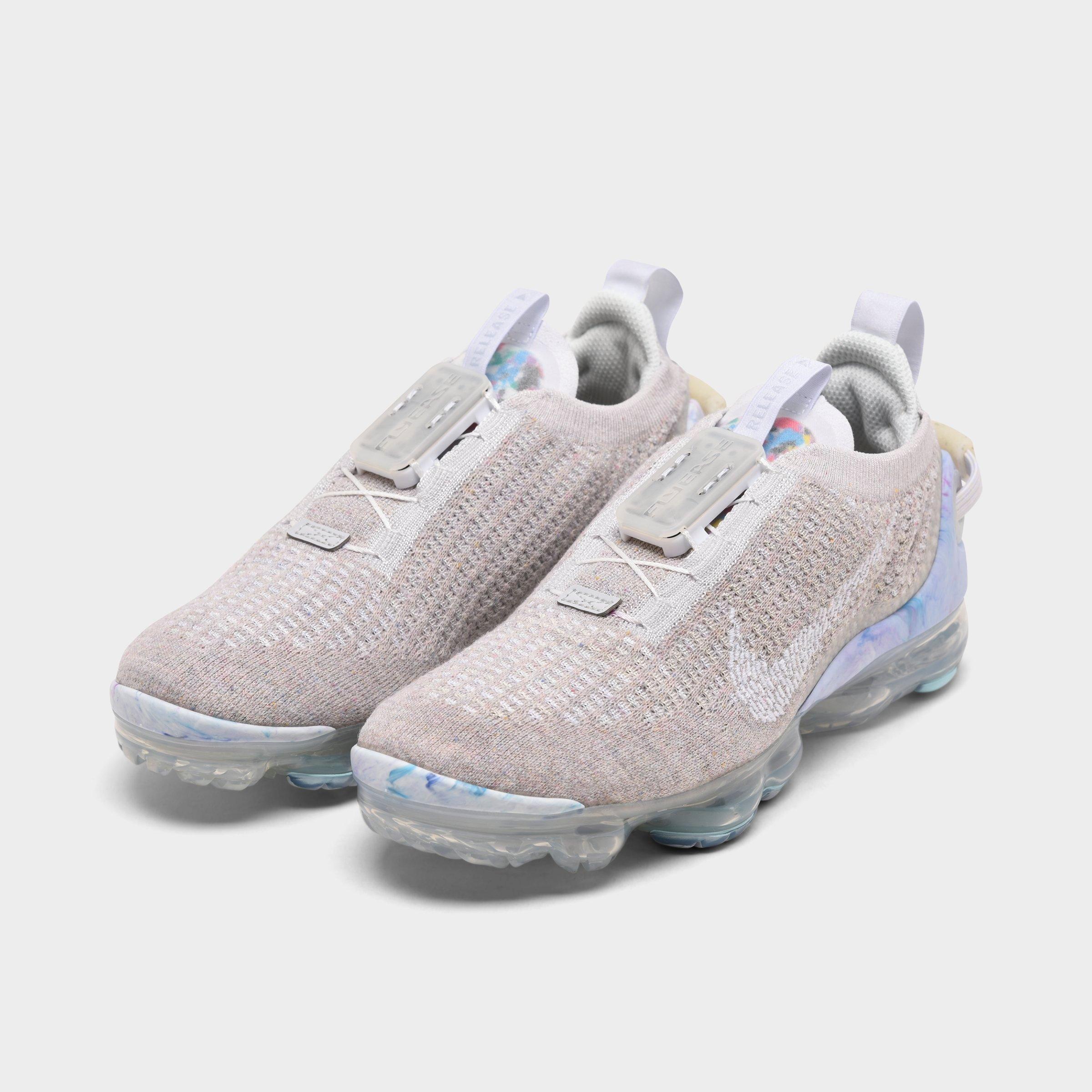 white vapormax 2020