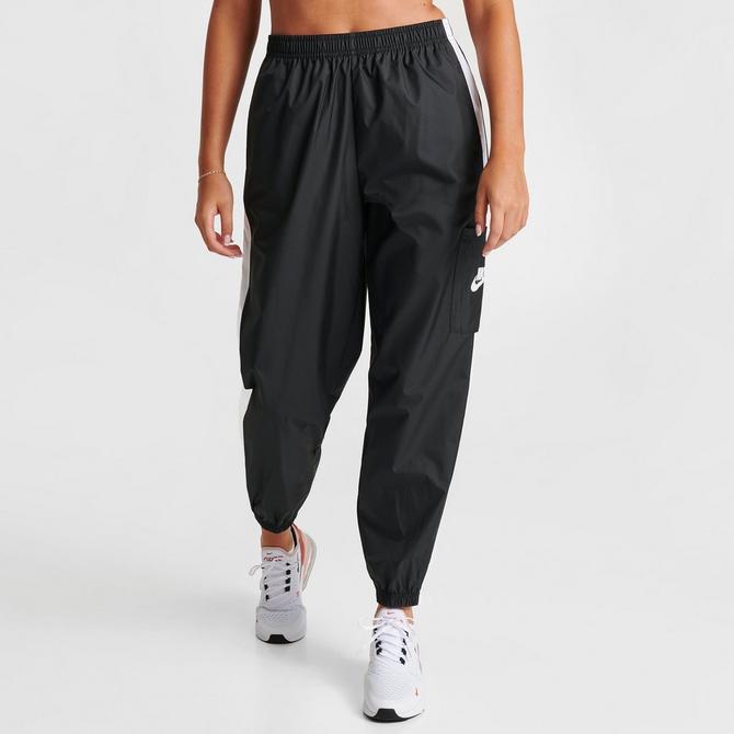 Nike Mid Waist LOOSE FIT Joggers with Contrasting Logo women