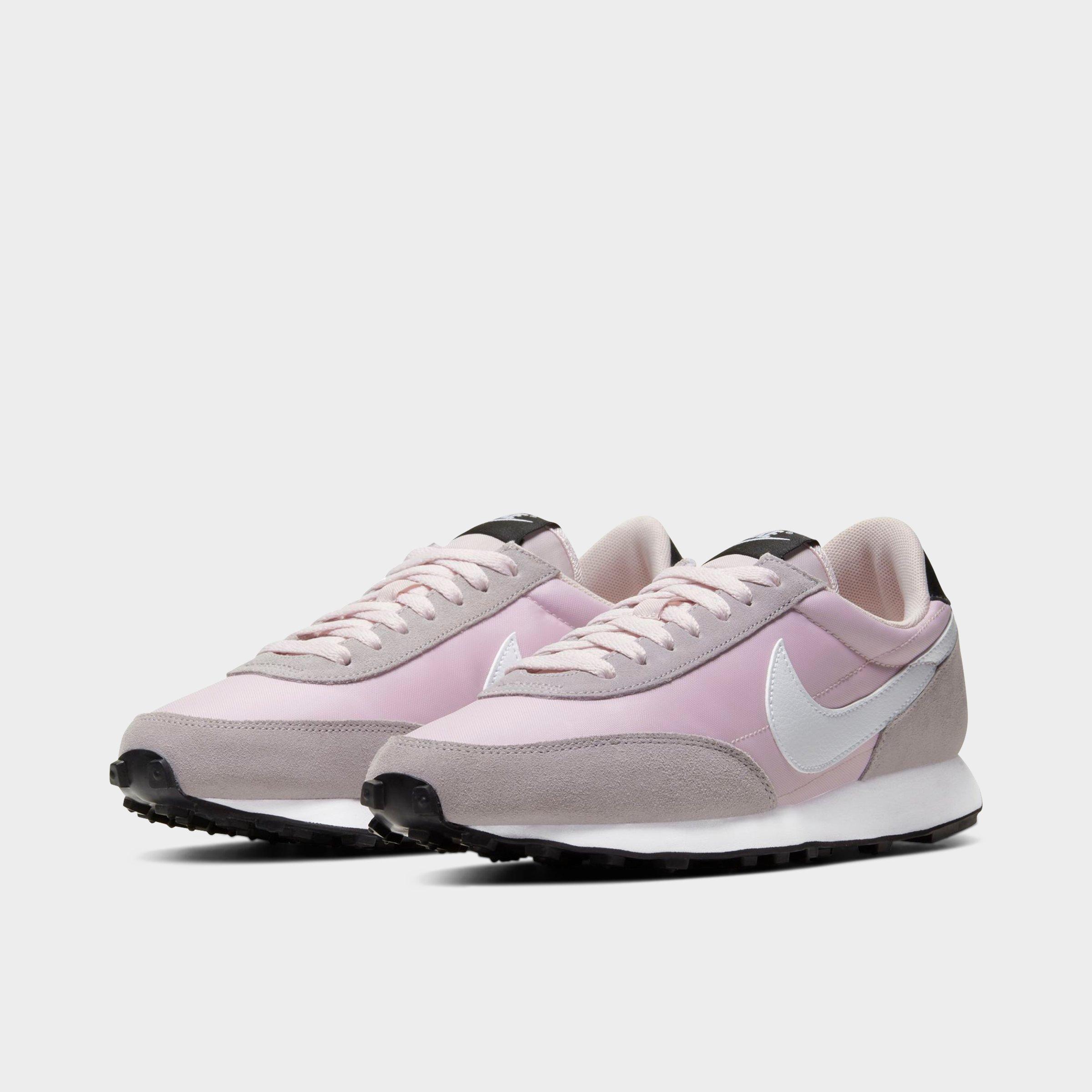 pink nike daybreak