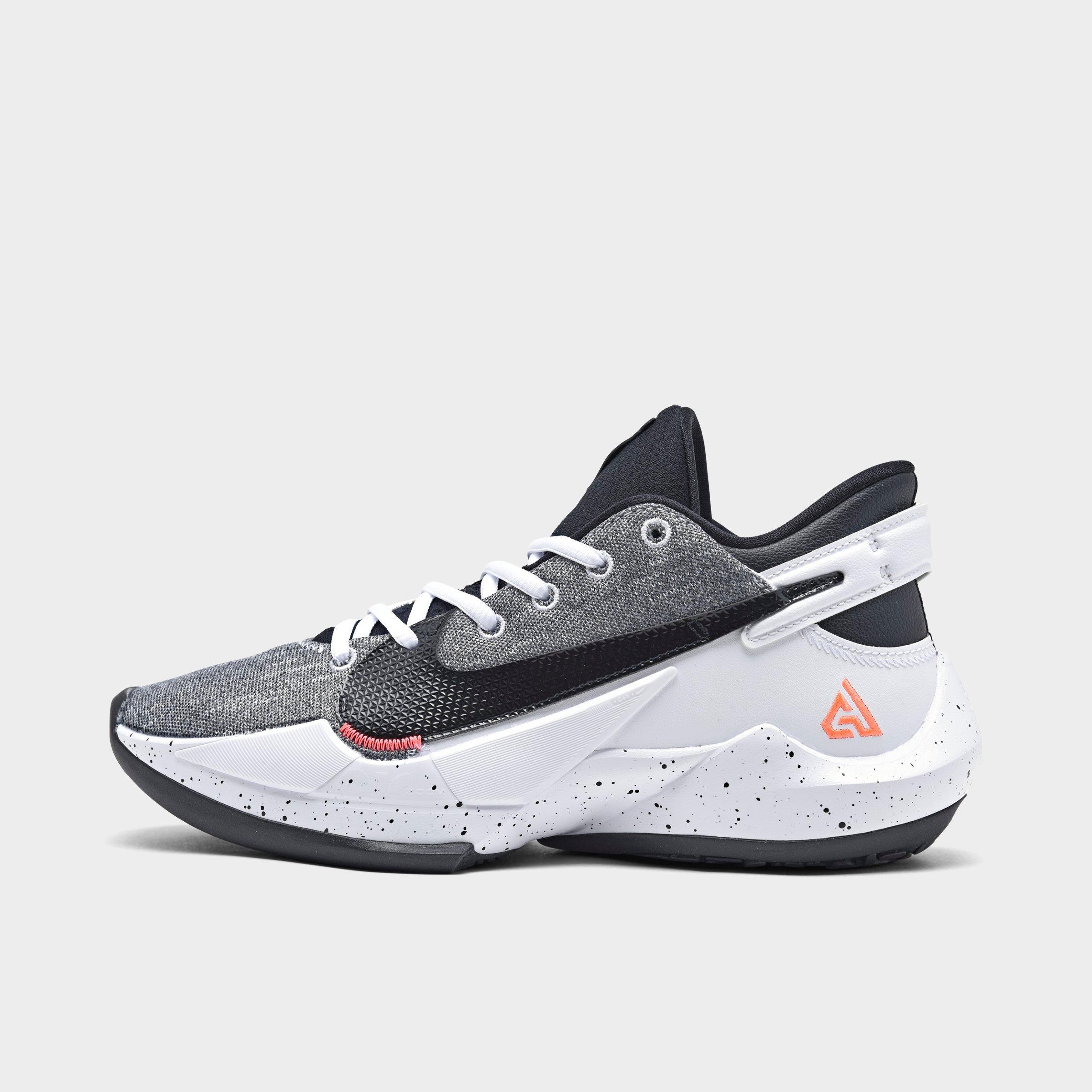 white nike zoom basketball shoes