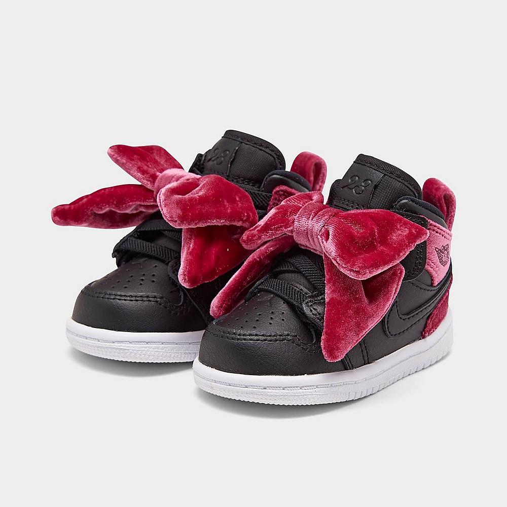 Up close Three Quarter view of Girls' Toddler Air Jordan 1 Mid Bow Casual Shoes