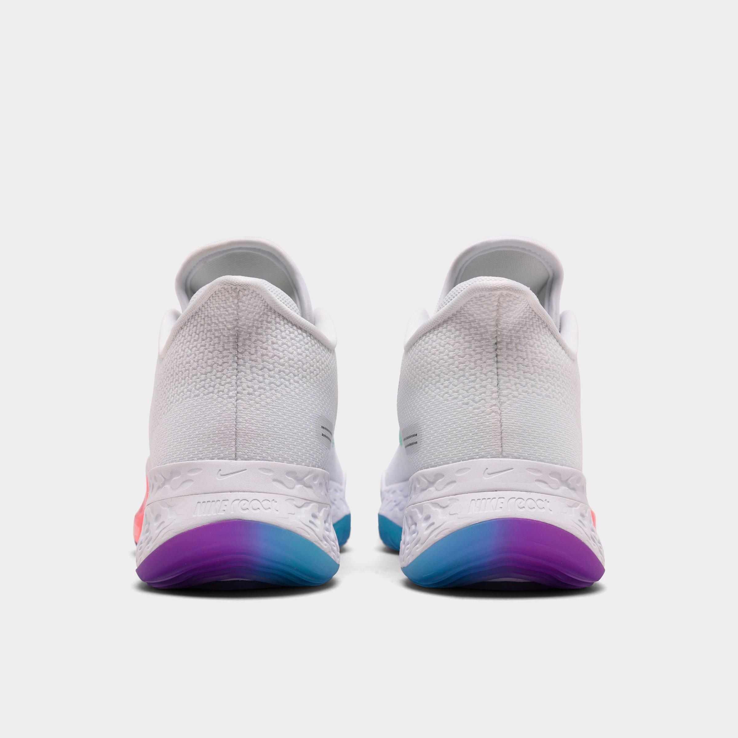 white nike zoom basketball shoes