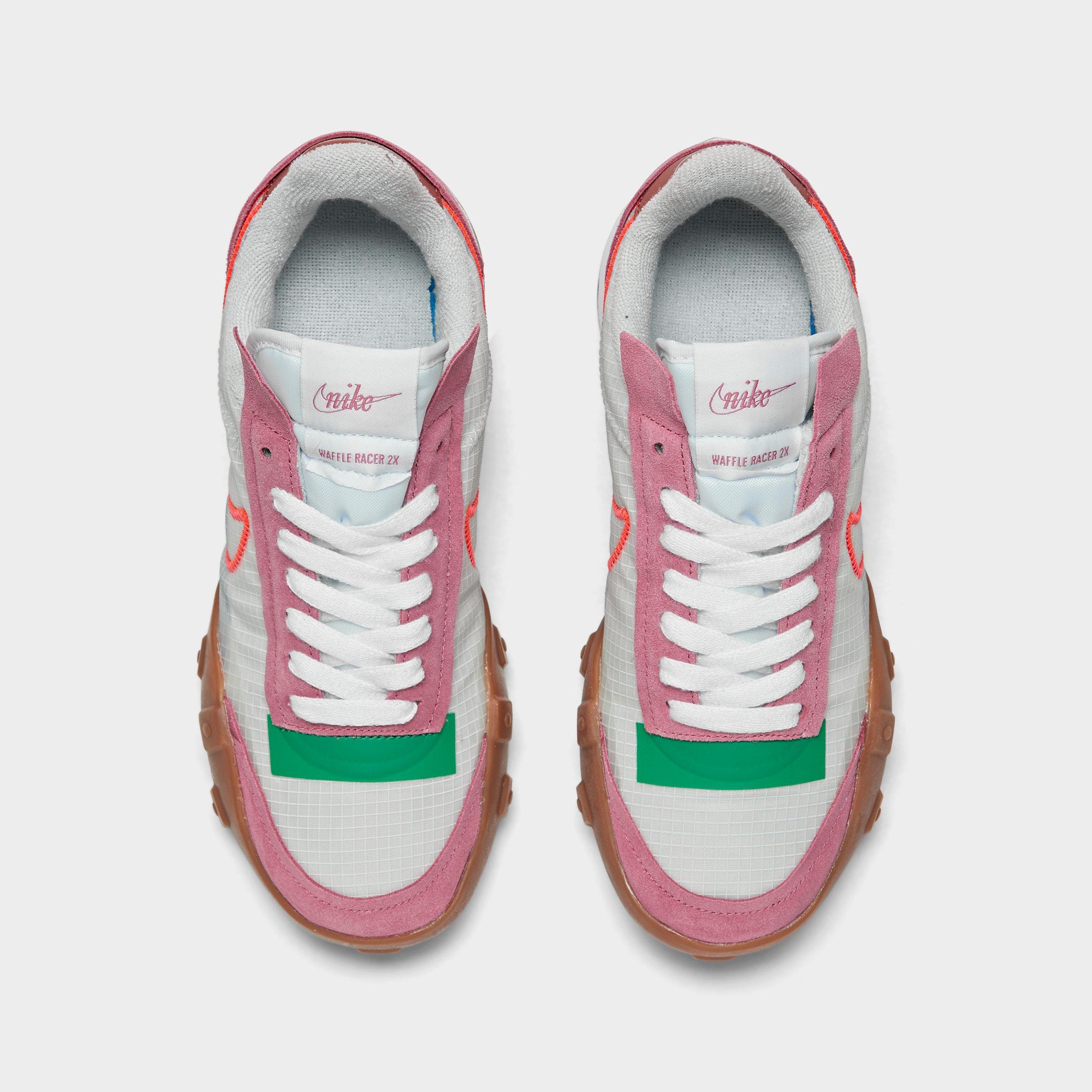 women's nike waffle shoes