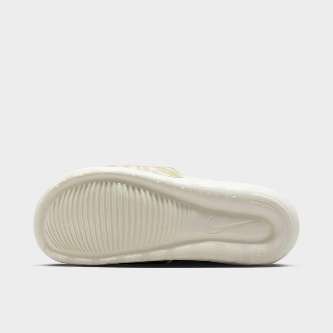 Women's Nike Victori One Print Slide Sandals| Finish Line