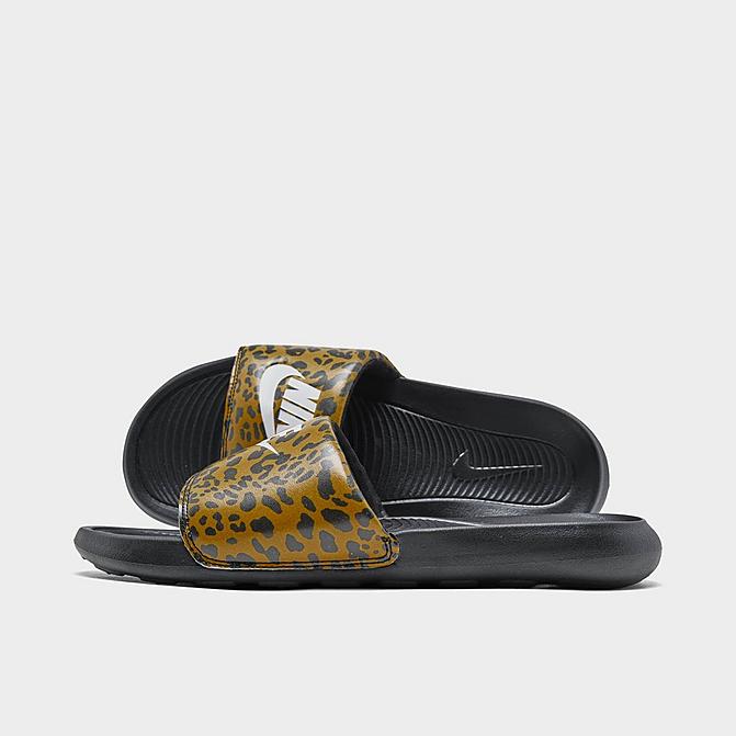 Right view of Women's Nike Victori One Print Slide Sandals in Chutney/White/Black Click to zoom
