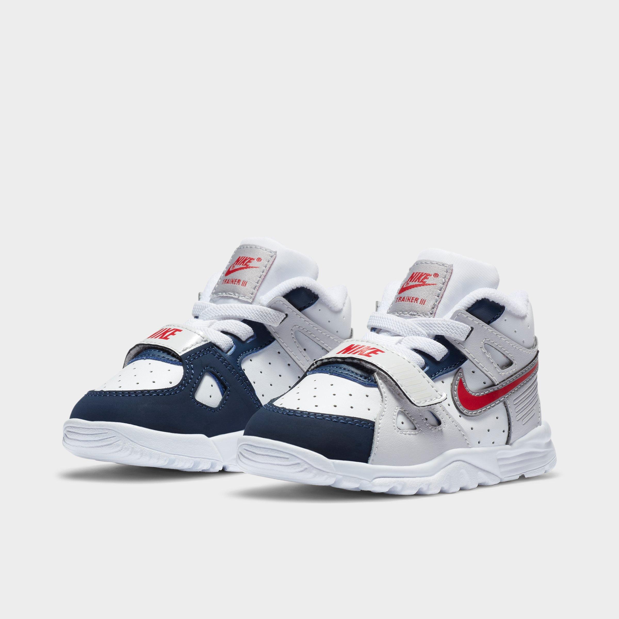 boys navy nike trainers