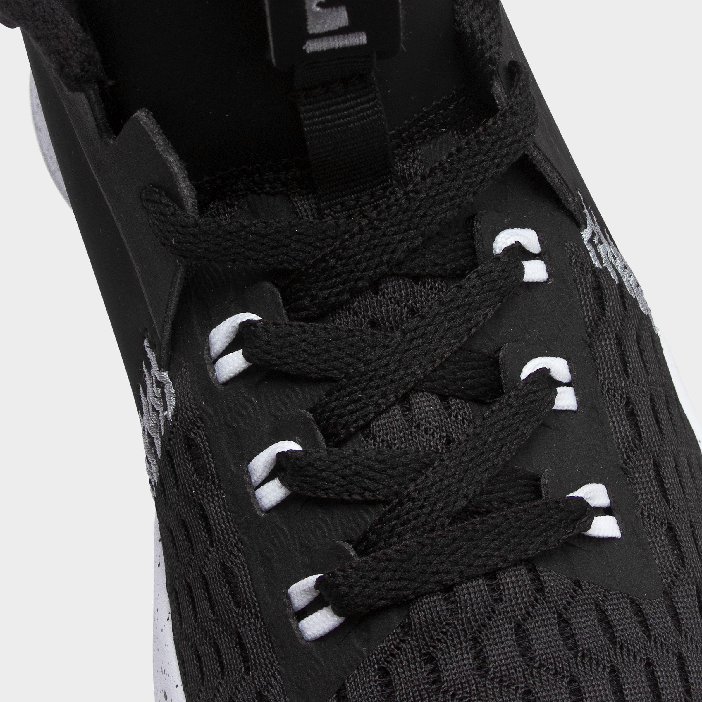 lebron witness 3 finish line