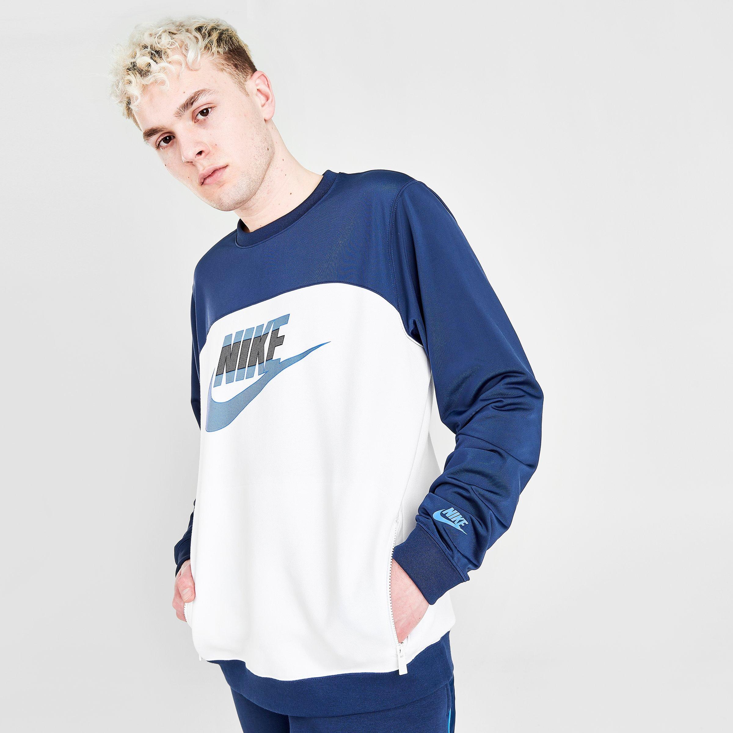 nike crew neck sweatshirt with pockets