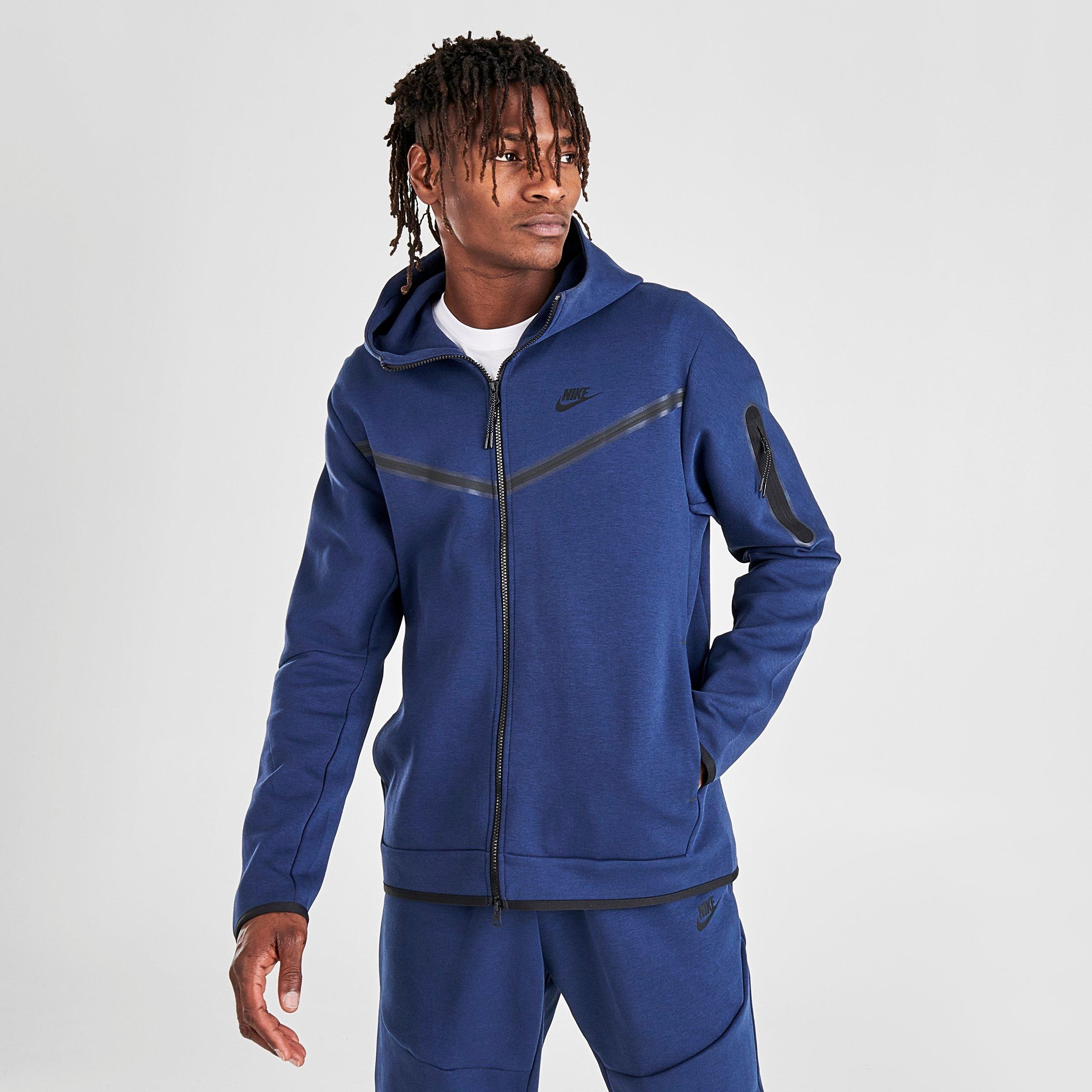 nike tech fleece size small