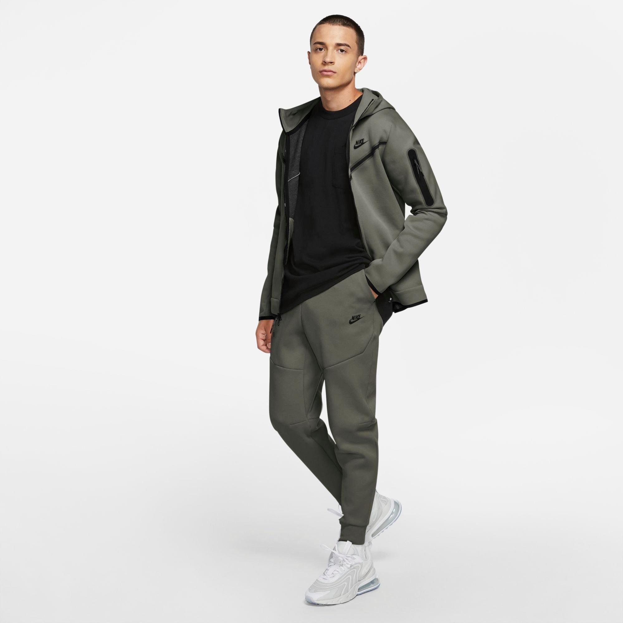 nike tech slim fit joggers