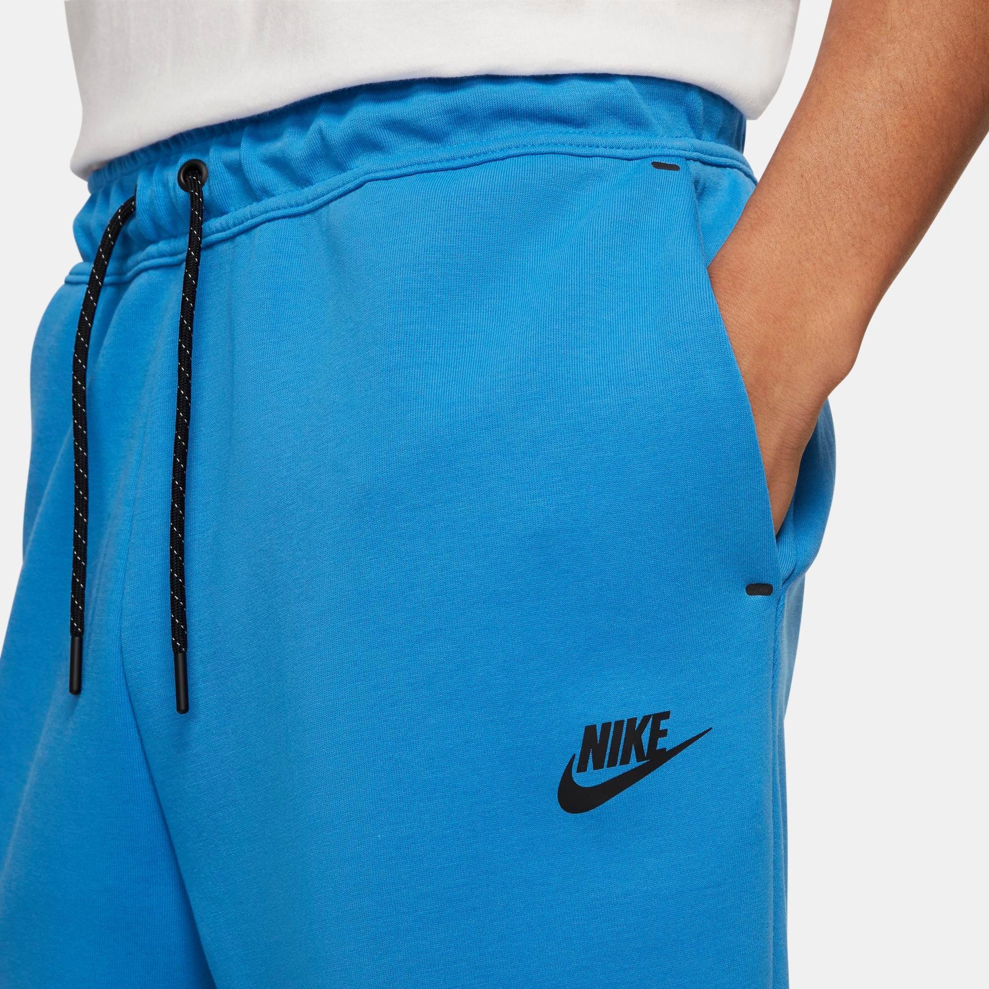 nike tech fleece black shorts