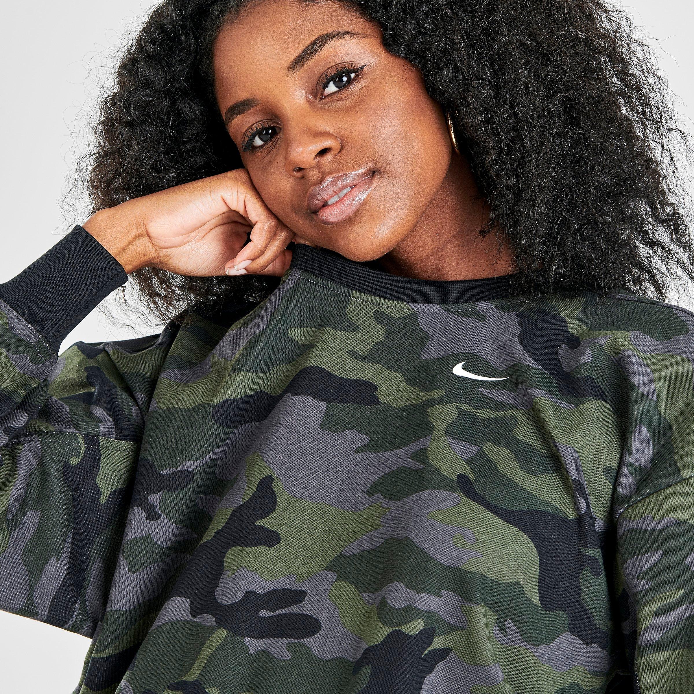 nike camo crop top