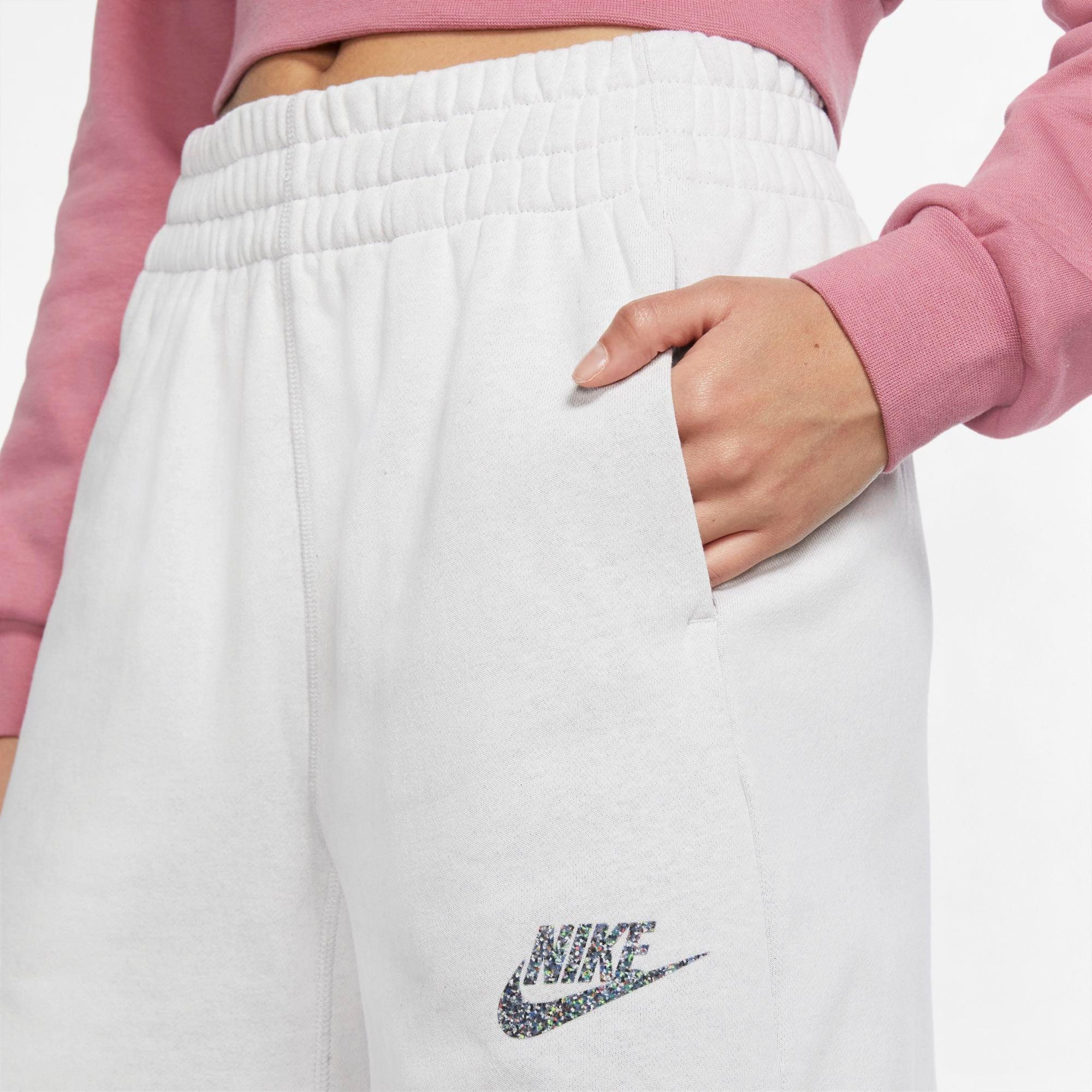 nike sportswear shorts women