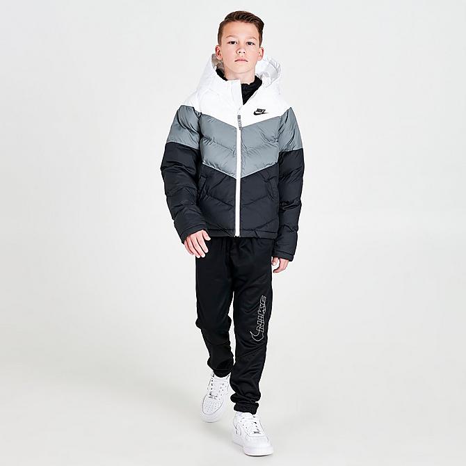 Front Three Quarter view of Kids' Nike Sportswear Chevron Colorblock Puffer Jacket in White/Smoke Grey/Black Click to zoom
