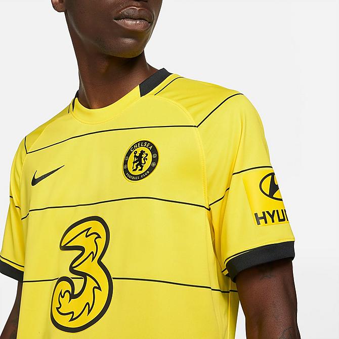 [angle] view of Men's Nike Chelsea FC 2021-22 Stadium Away Soccer Jersey in Opti Yellow/Black Click to zoom
