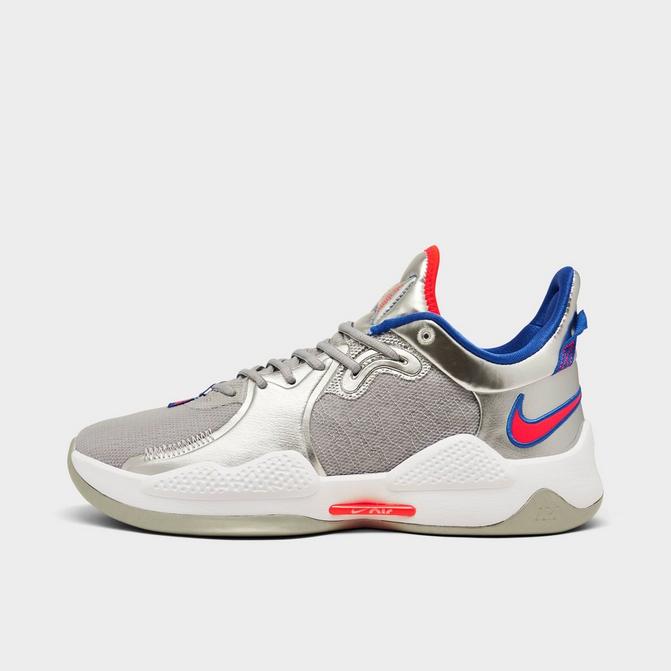 7 Best Basketball Shoes For Narrow Feet In 2022 [Reviewed]