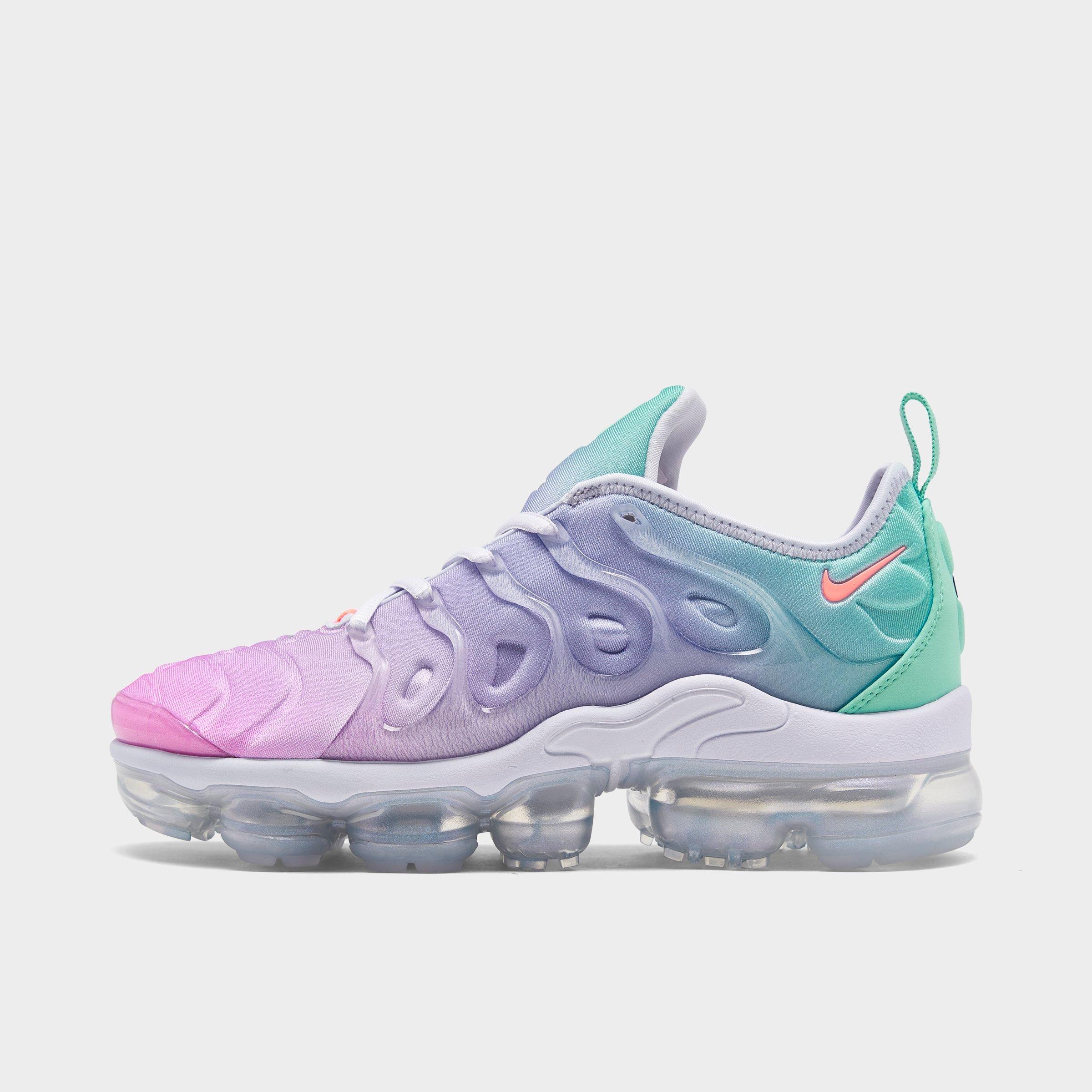 new nike vapormax plus women's Shop 