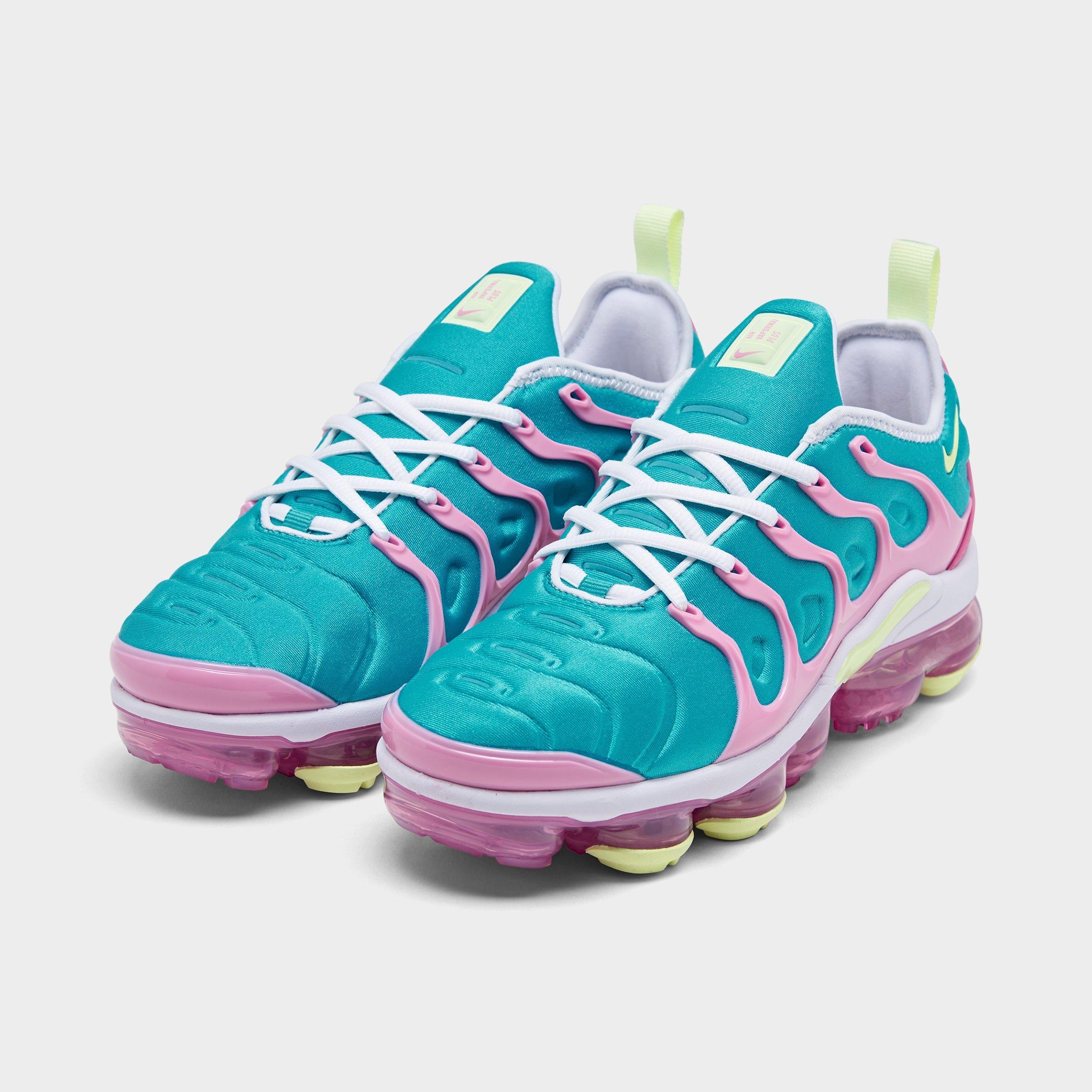 nike air vapormax plus pink and white