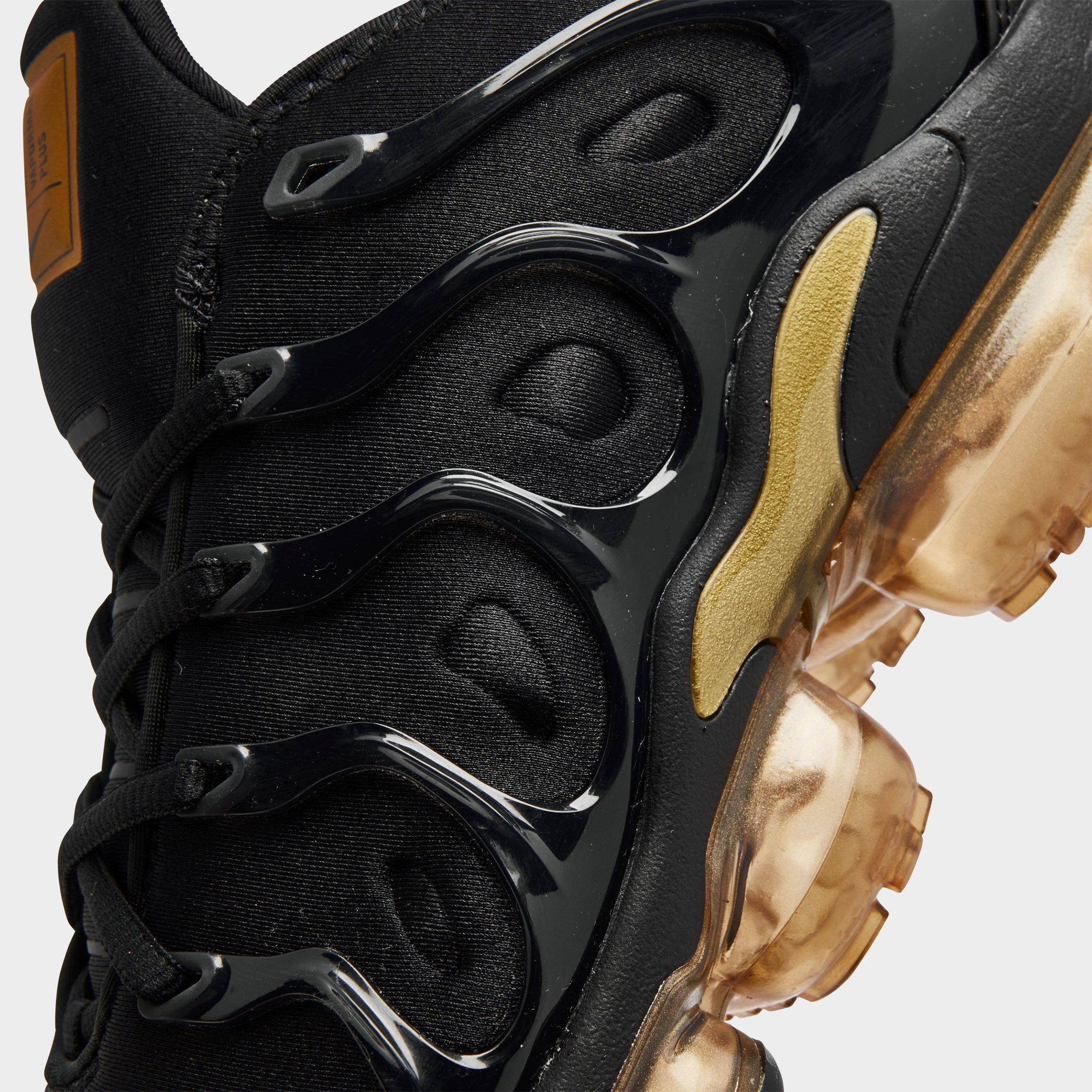 nike vapormax plus black metallic gold