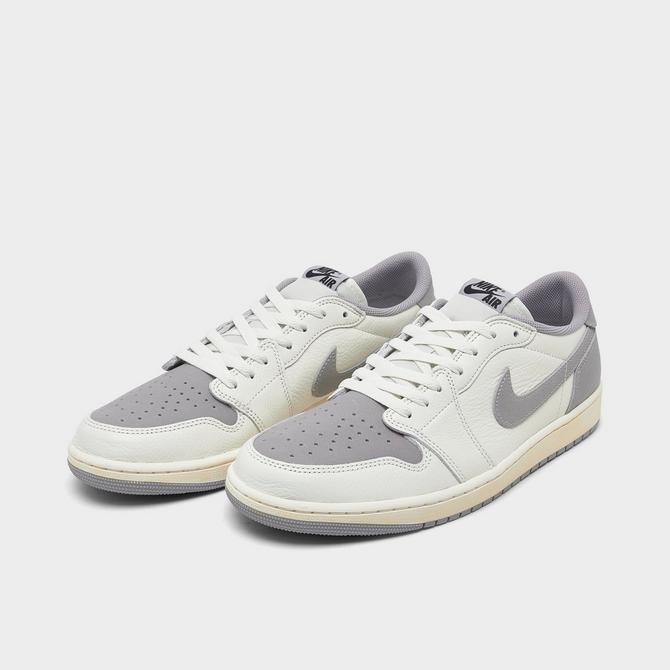 Air Jordan Retro 1 Low OG Casual Shoes| Finish Line