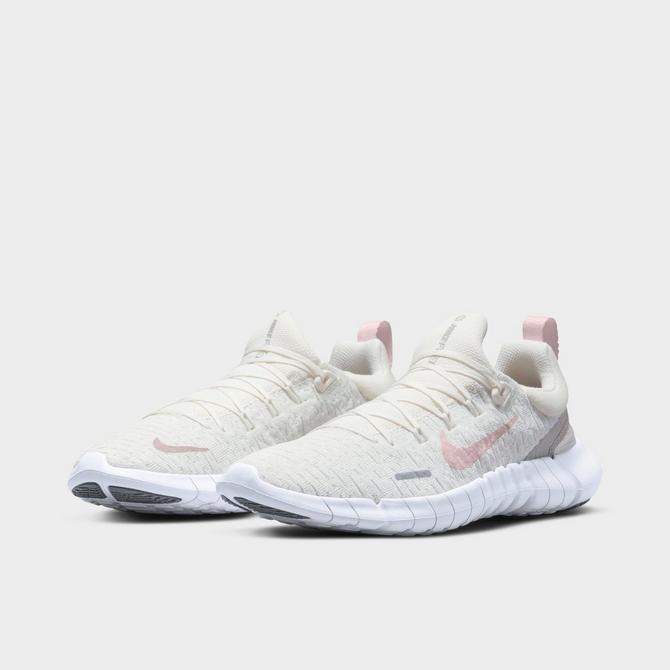 masse høg tæt Women's Nike Free Run 5.0 Running Shoes| Finish Line