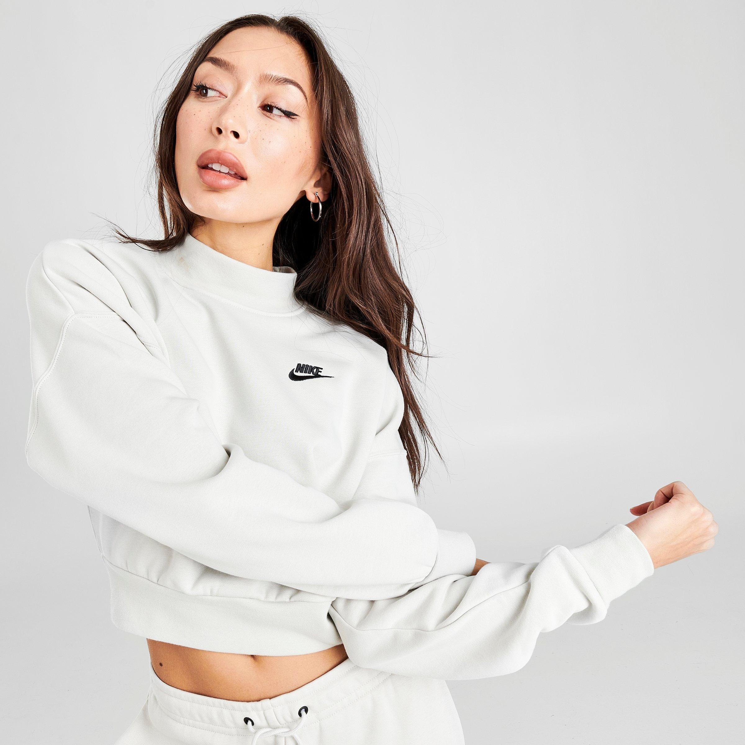 women's nike sportswear essential fleece hoodie