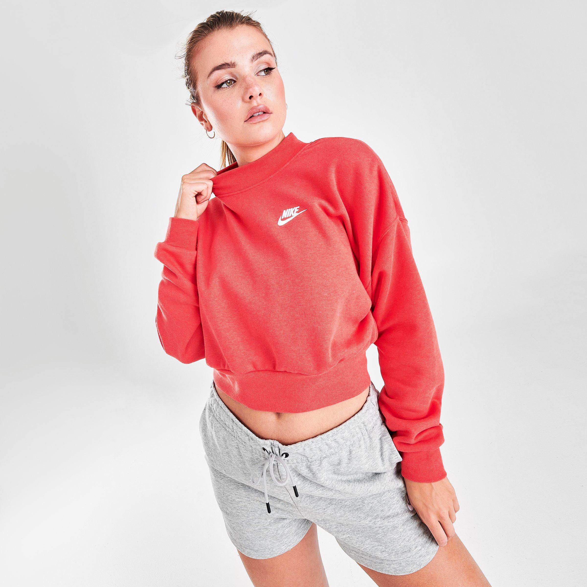 nike essential fleece sweatshirt