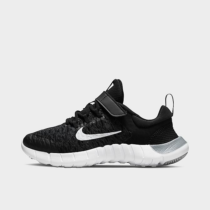 Right view of Girls' Little Kids' Nike Free Run 5.0 2021 Running Shoes in Black/White/Dark Smoke Grey/Light Smoke Grey Click to zoom