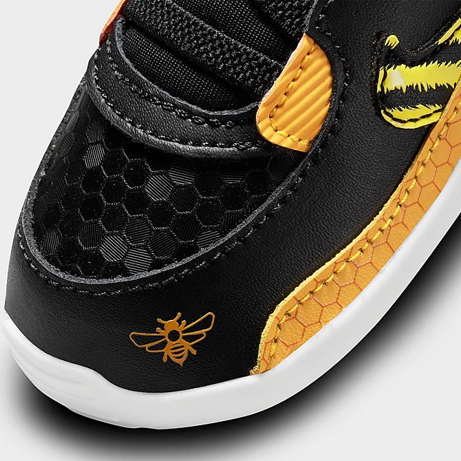 Front view of Infant Nike Air Max 90 "Bee" SE Casual Crib Shoes in Black/Opti Yellow/University Gold/White Click to zoom