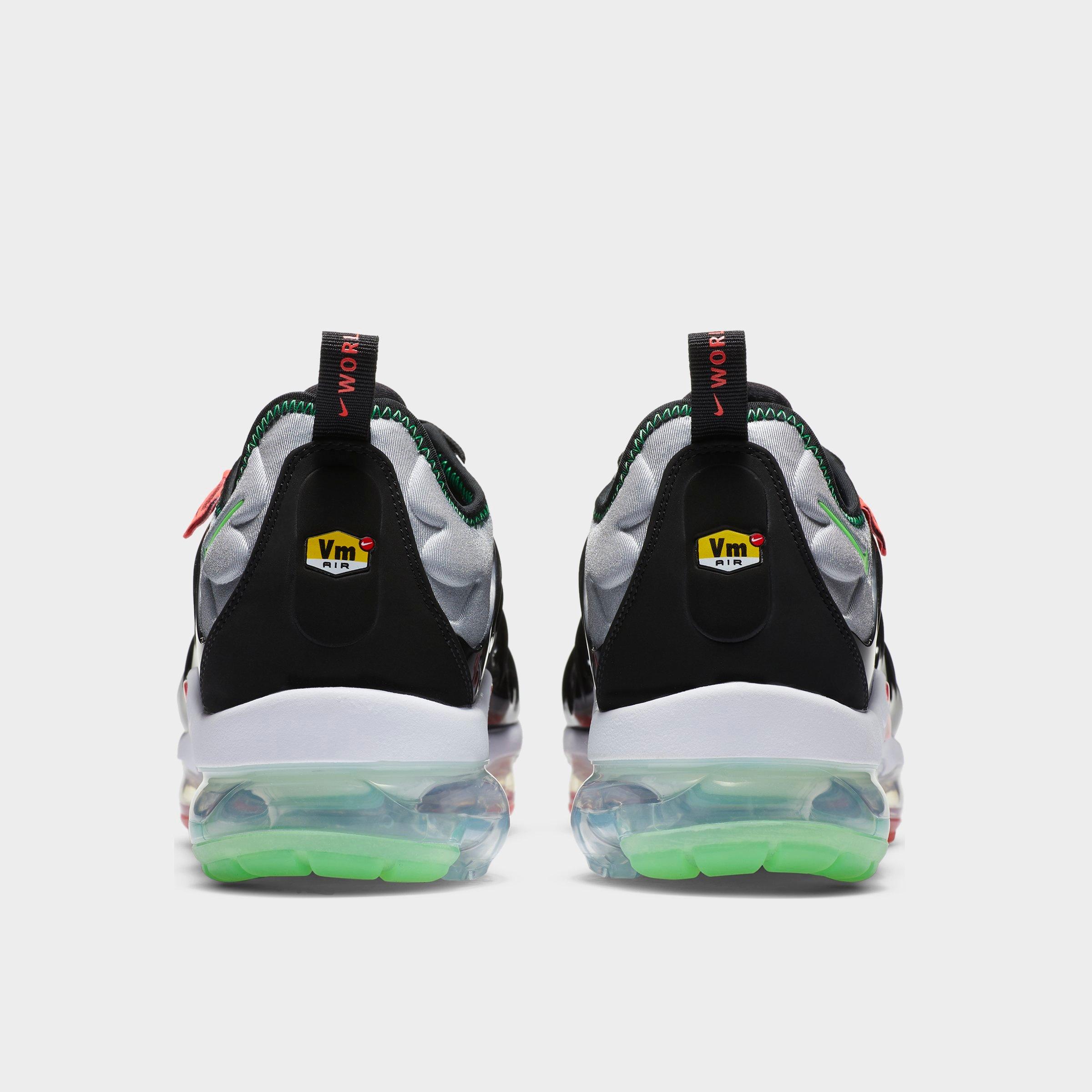 nike air vapormax plus green and black