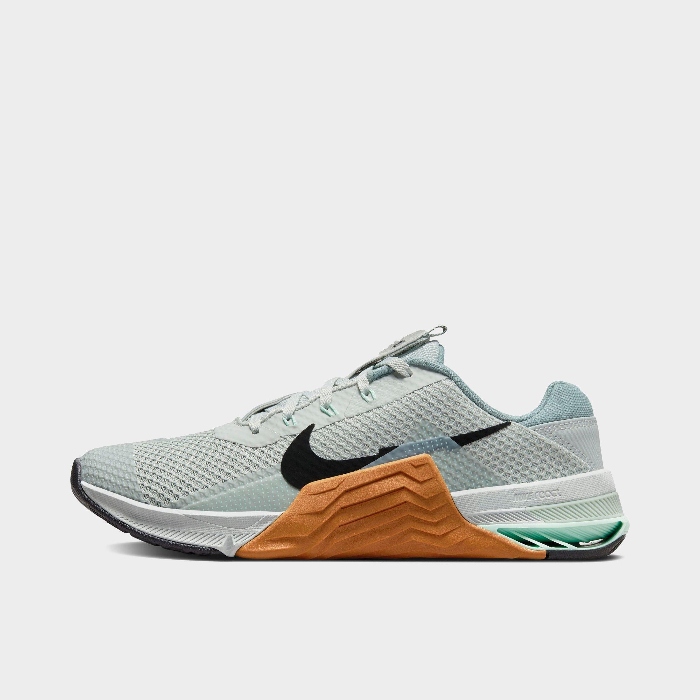 nike metcon finishline